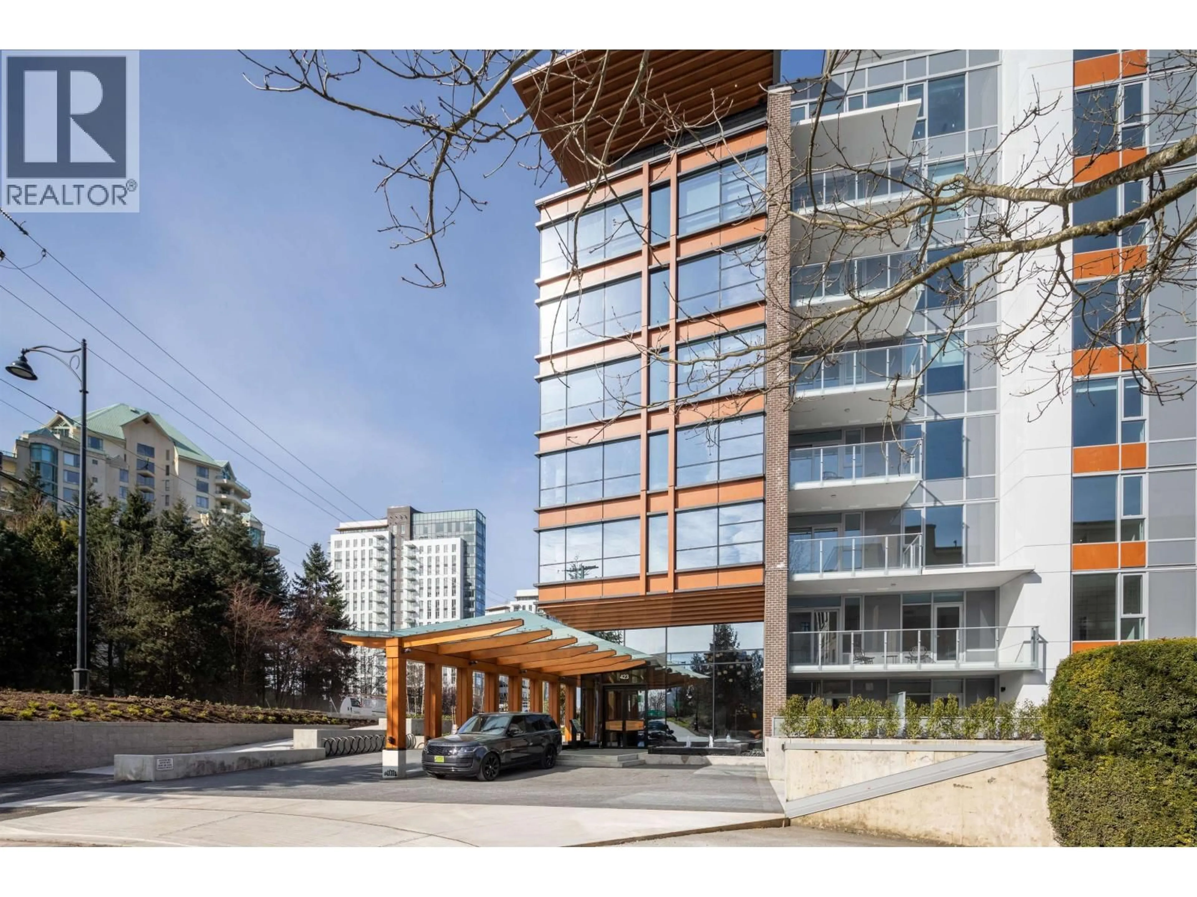 Indoor foyer for 503 - 423 6TH STREET, West Vancouver British Columbia V7T0A1