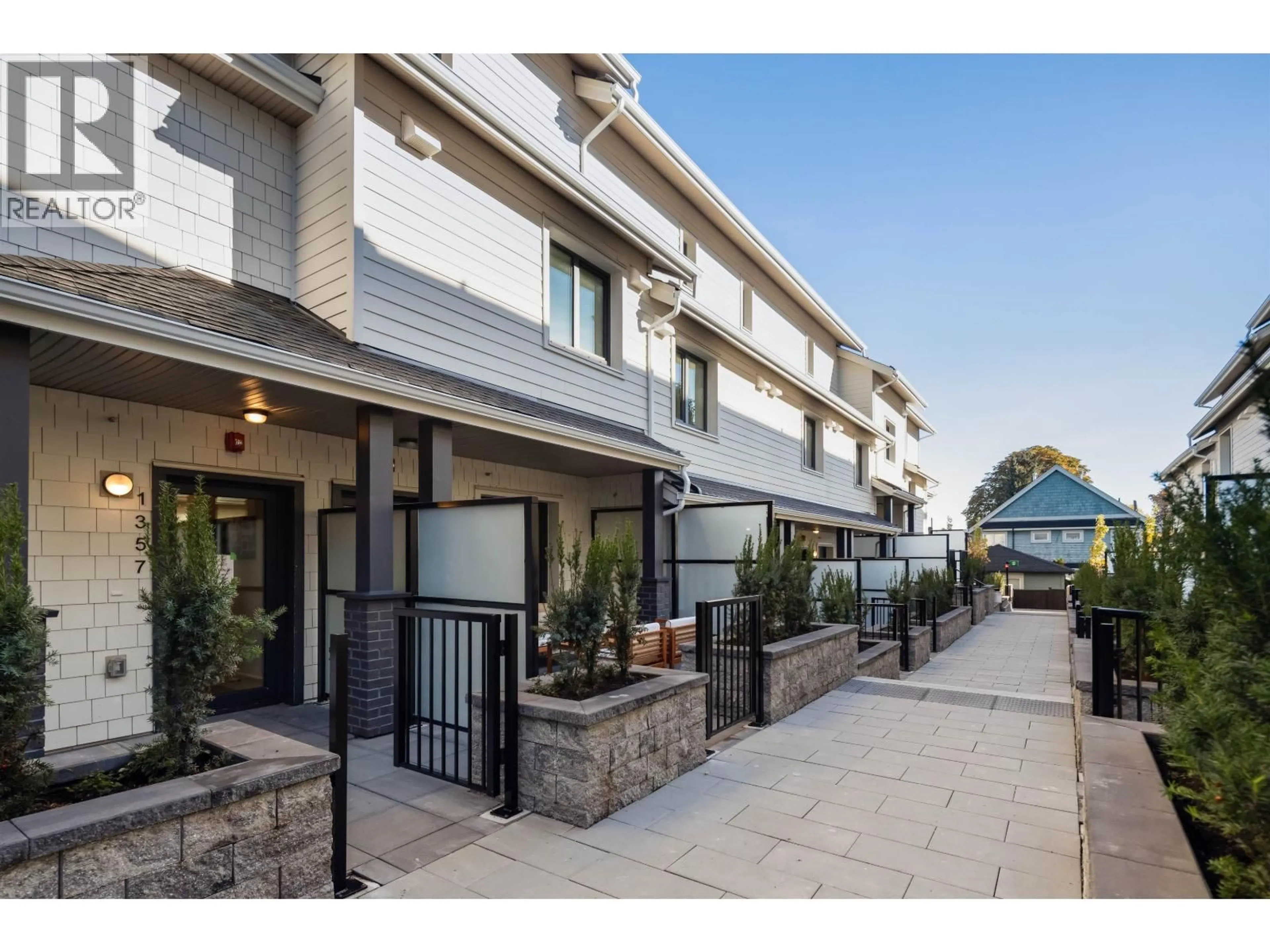Patio, street for 1341 21ST AVENUE, Vancouver British Columbia V5V1T1