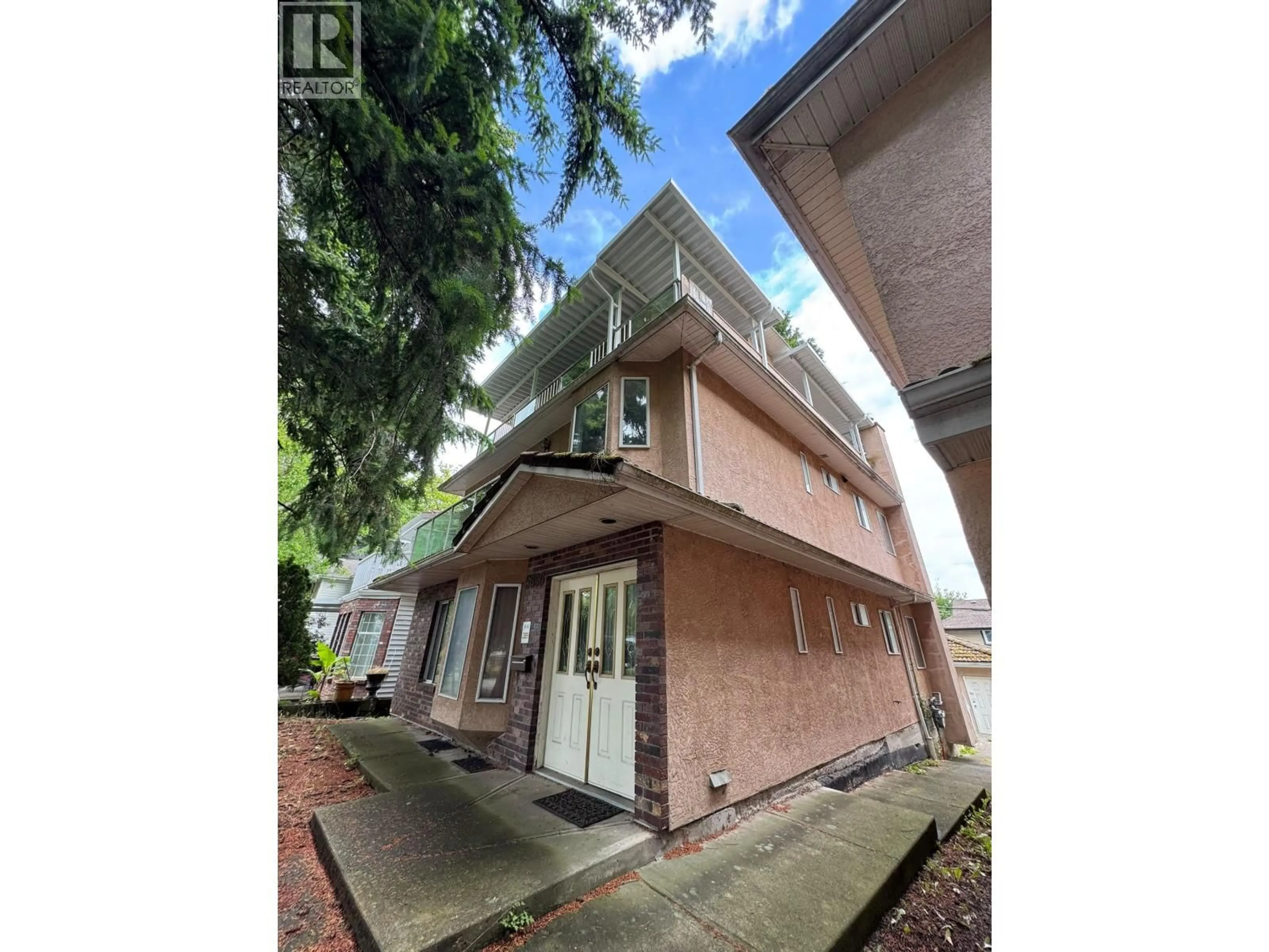 Unknown for 5896 ONTARIO STREET, Vancouver British Columbia V5W2L9