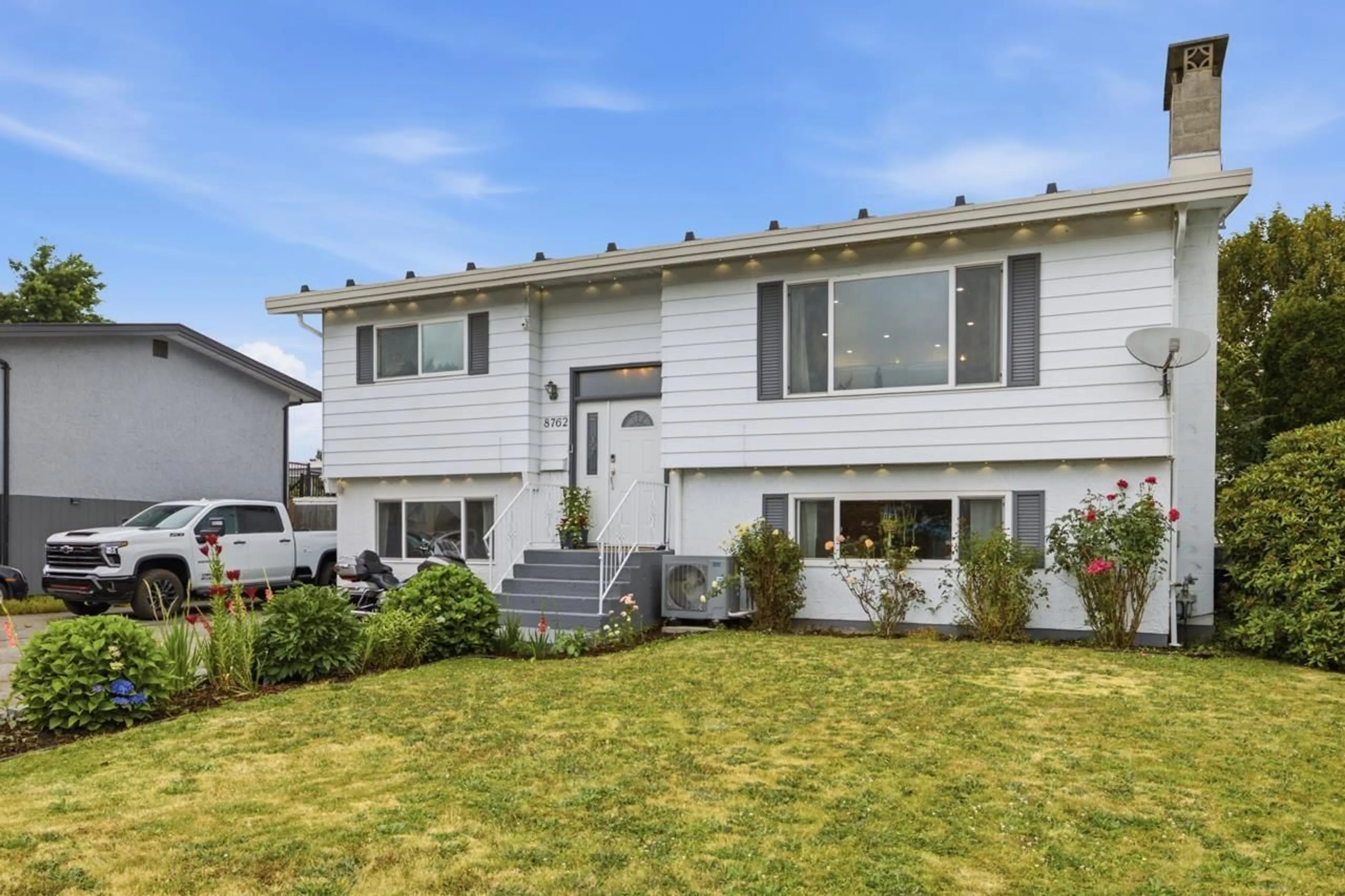 Home with vinyl exterior material, street for 8762 CORNWALL CRESCENT, Chilliwack British Columbia V2P7E6
