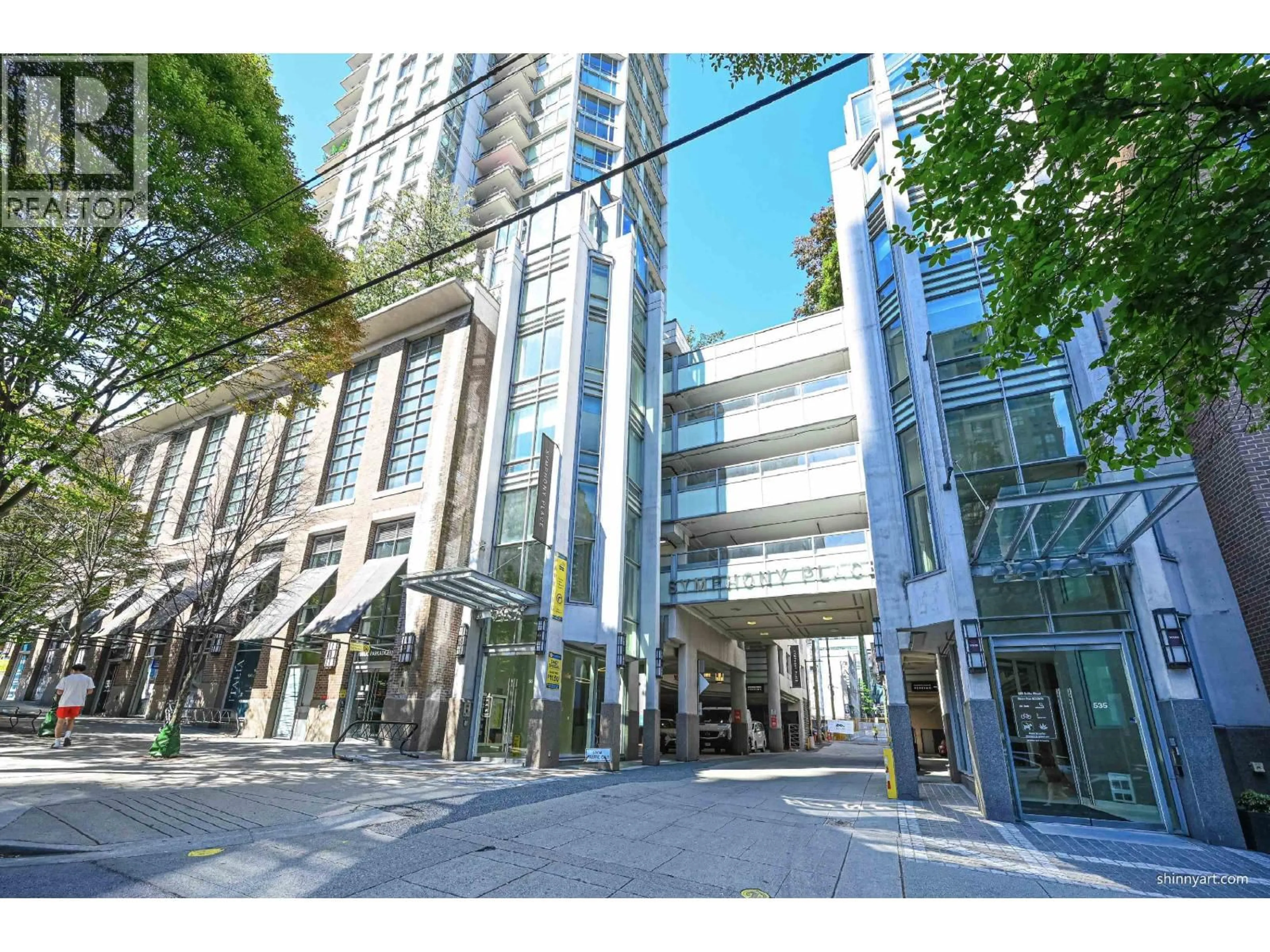 Indoor foyer for 1107 - 565 SMITHE STREET, Vancouver British Columbia V6B0E4