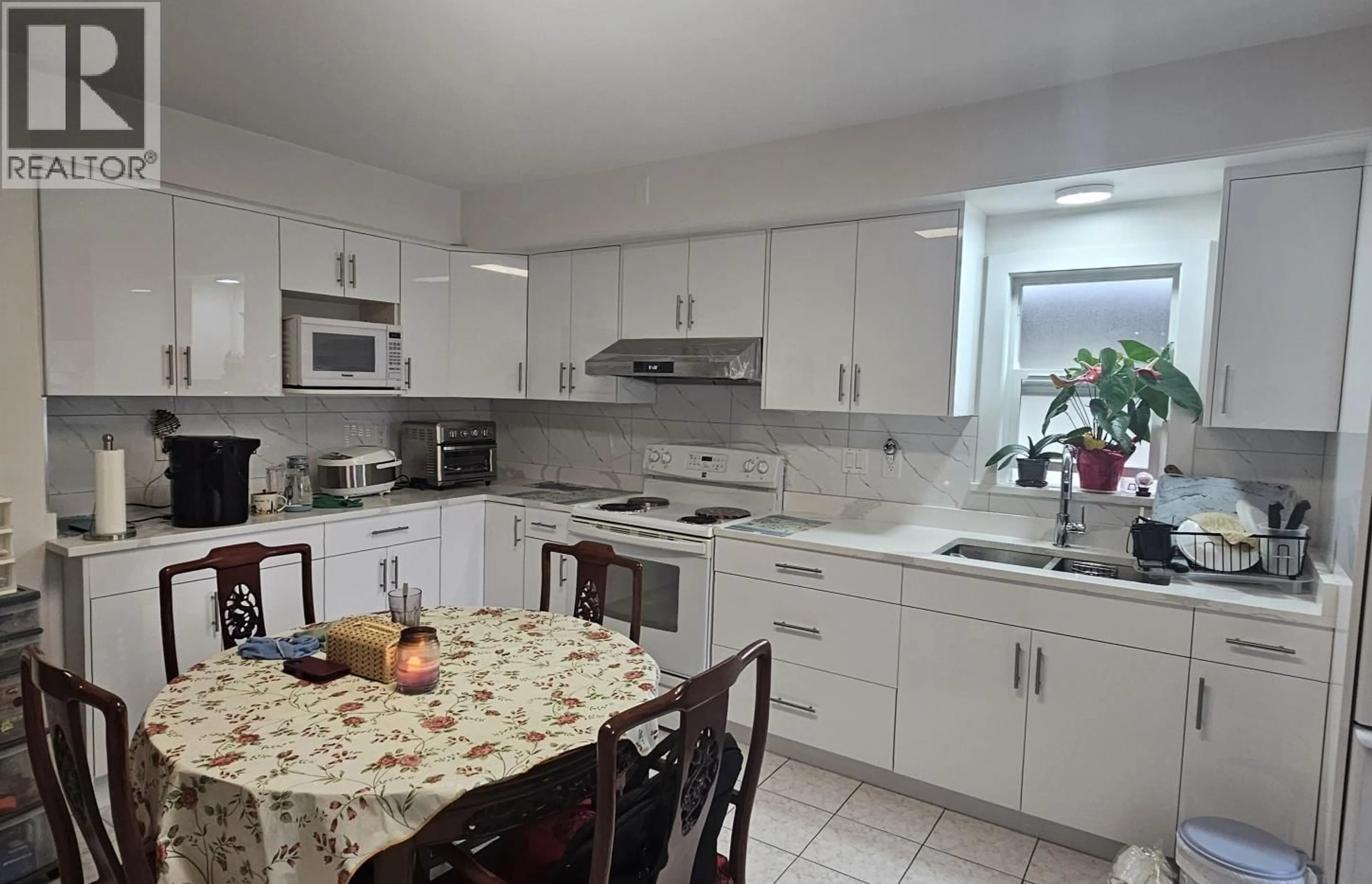Standard kitchen, ceramic/tile floor for 5350 CECIL STREET, Vancouver British Columbia V5R4E5
