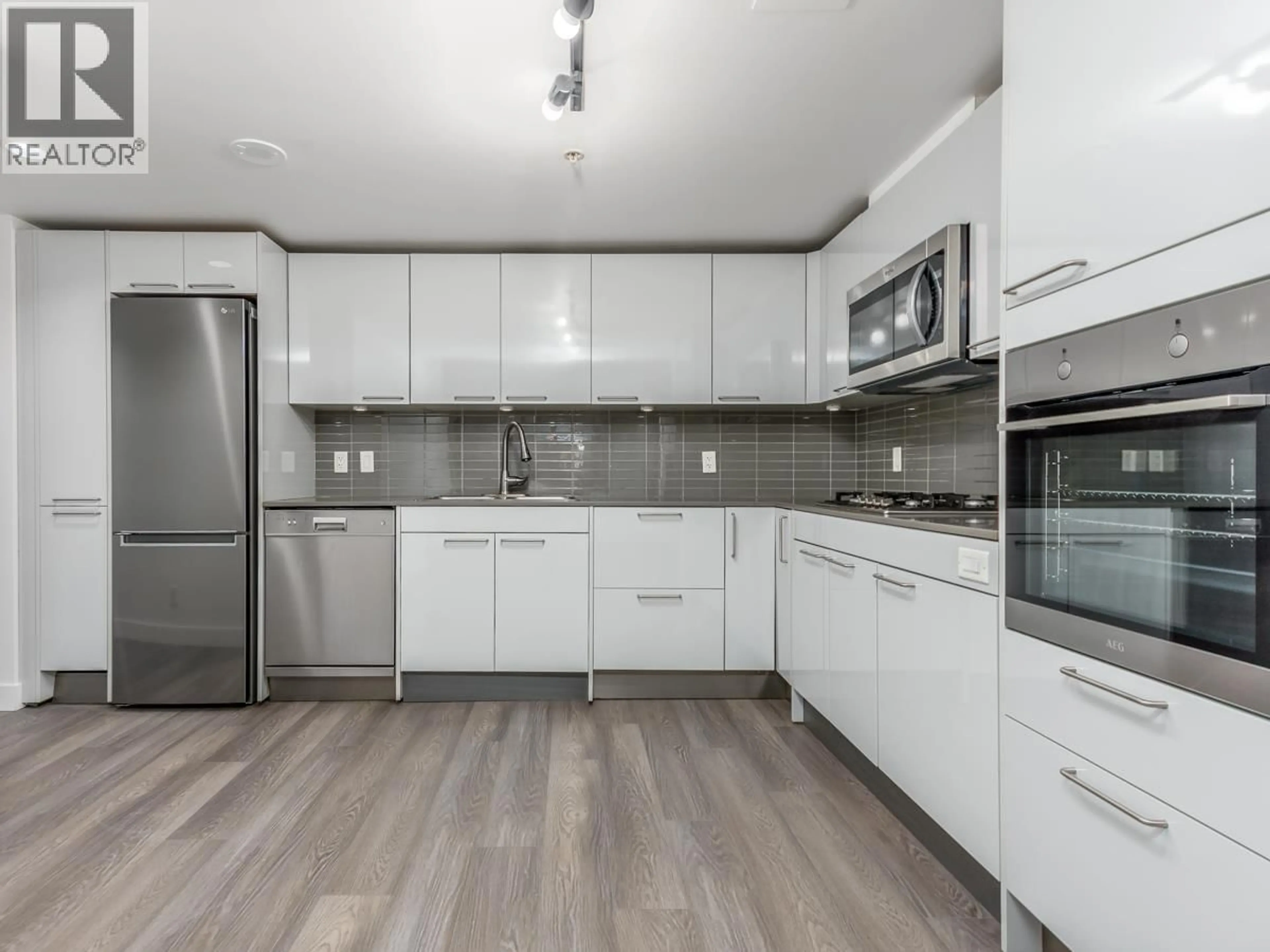 Standard kitchen, unknown for 202 - 128 CORDOVA STREET, Vancouver British Columbia V6B0E6
