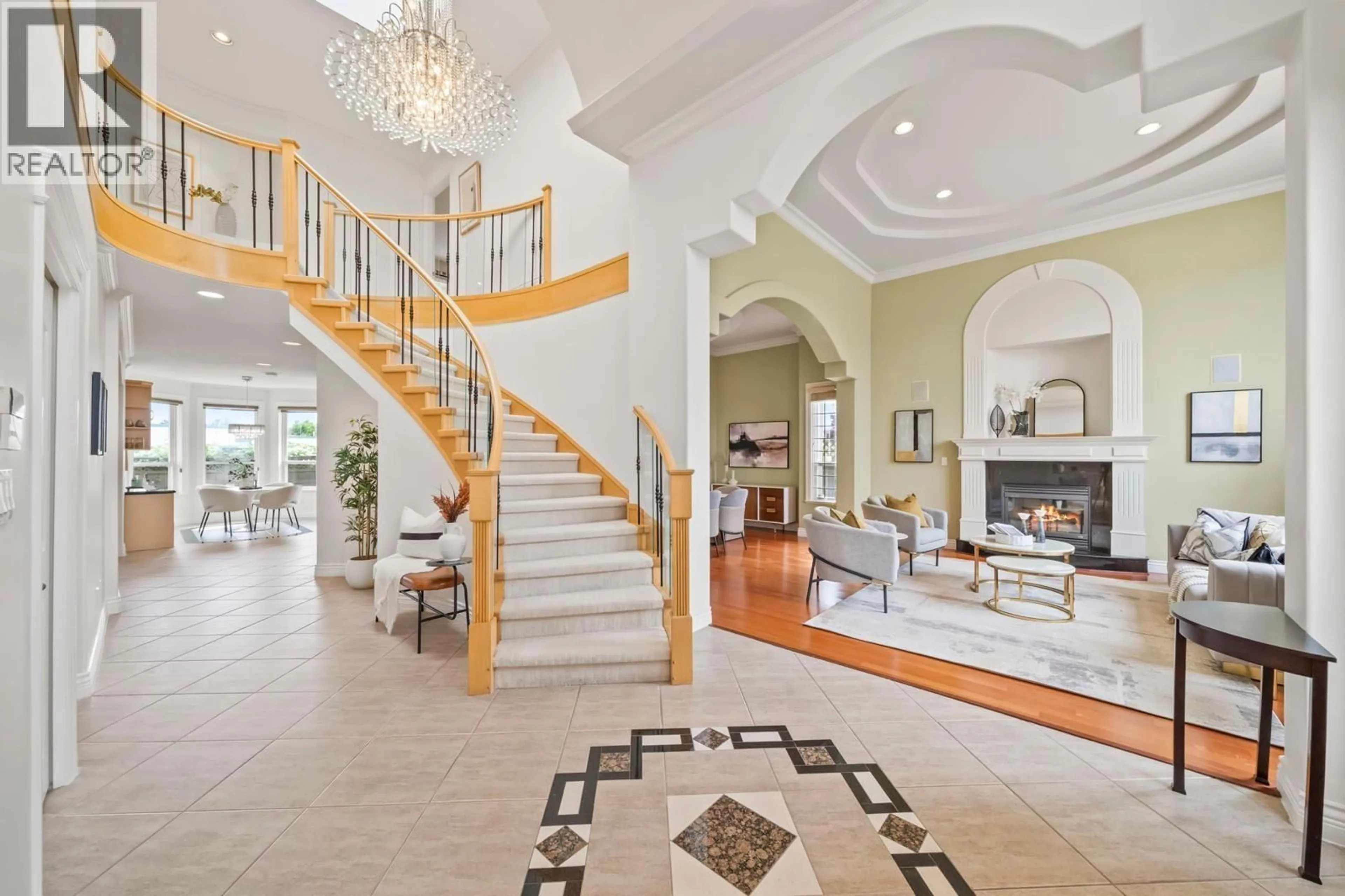 Indoor foyer for 7460 PETTS ROAD, Richmond British Columbia V7A1J7