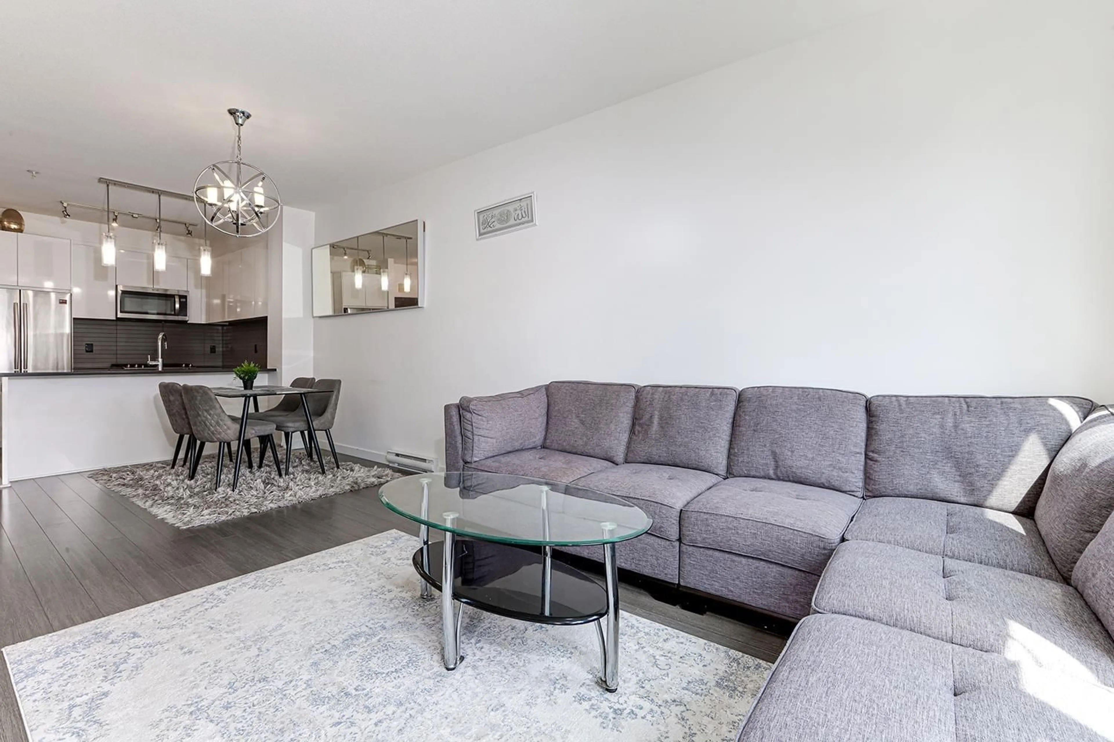 Living room with furniture, unknown for 324 - 15138 34 AVENUE, Surrey British Columbia V3Z0Y5