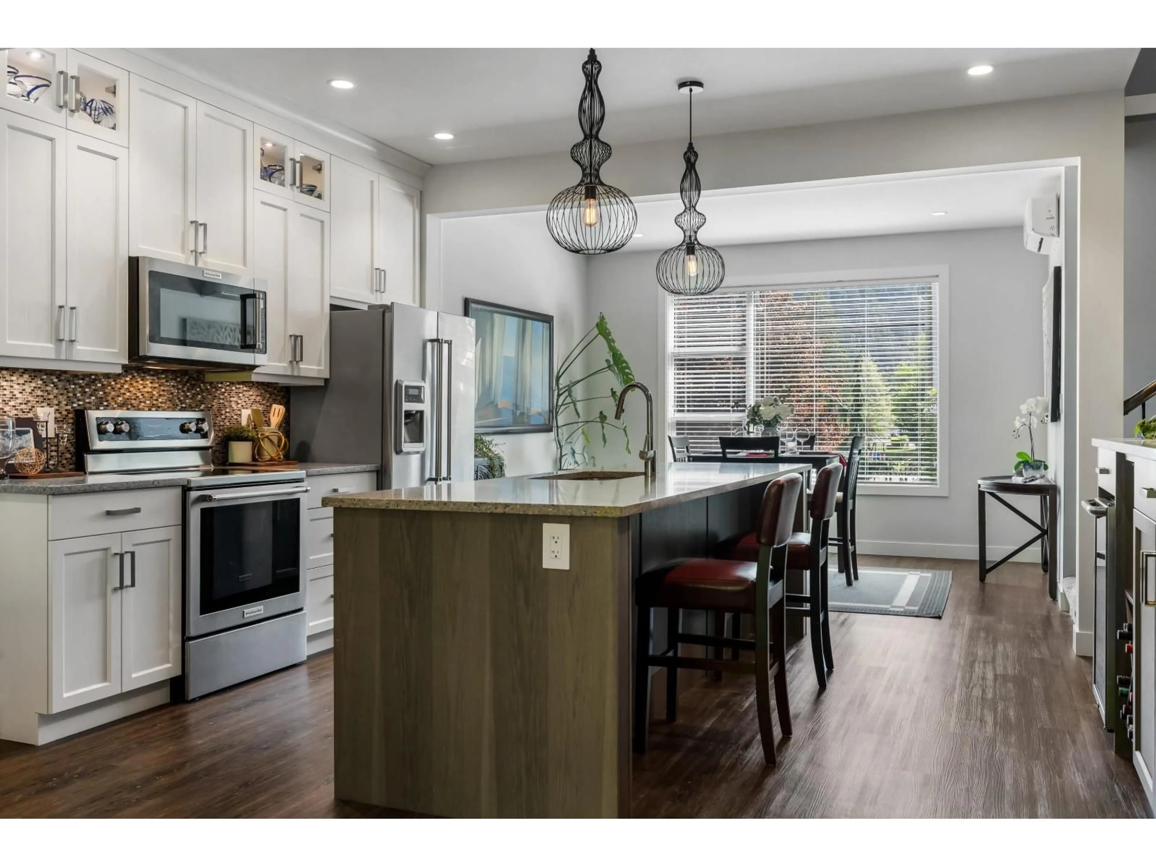 Open concept kitchen, wood/laminate floor for 5 - 520 HOT SPRINGS ROAD, Harrison Hot Springs British Columbia V0M1K0