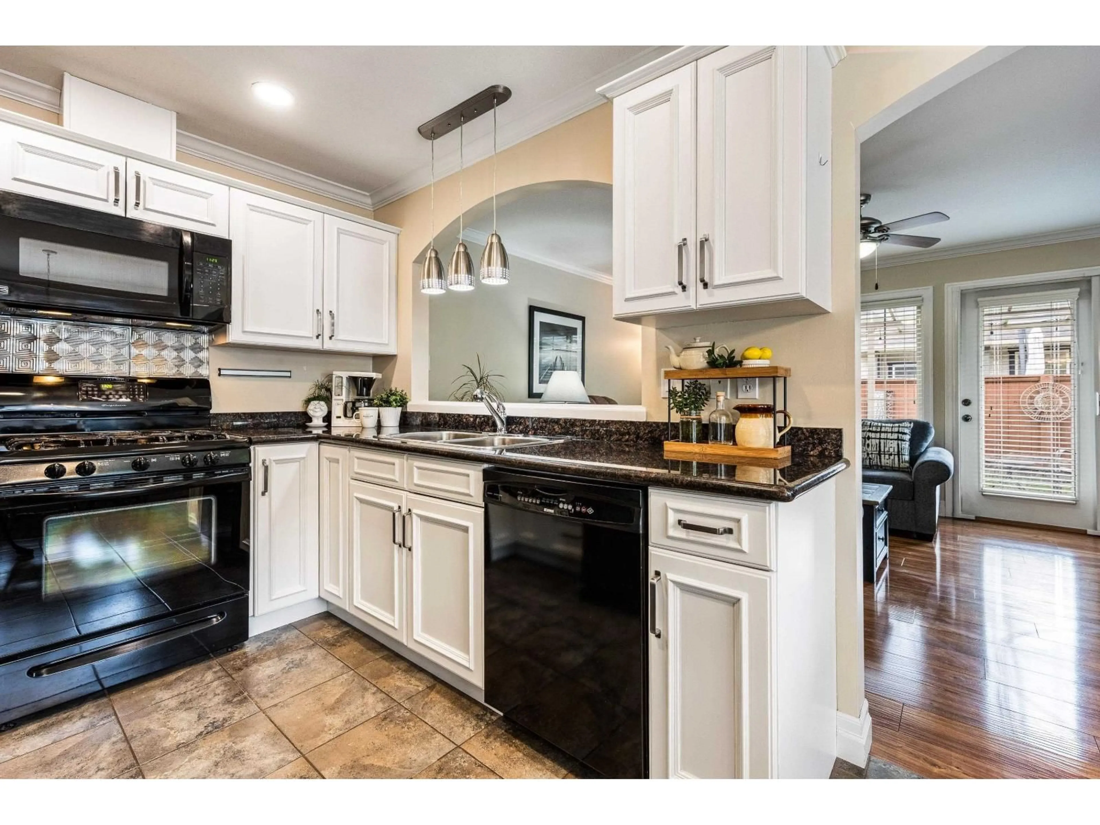 Open concept kitchen, ceramic/tile floor for 74 - 44523 MCLAREN DRIVE, Chilliwack British Columbia V2R0C2