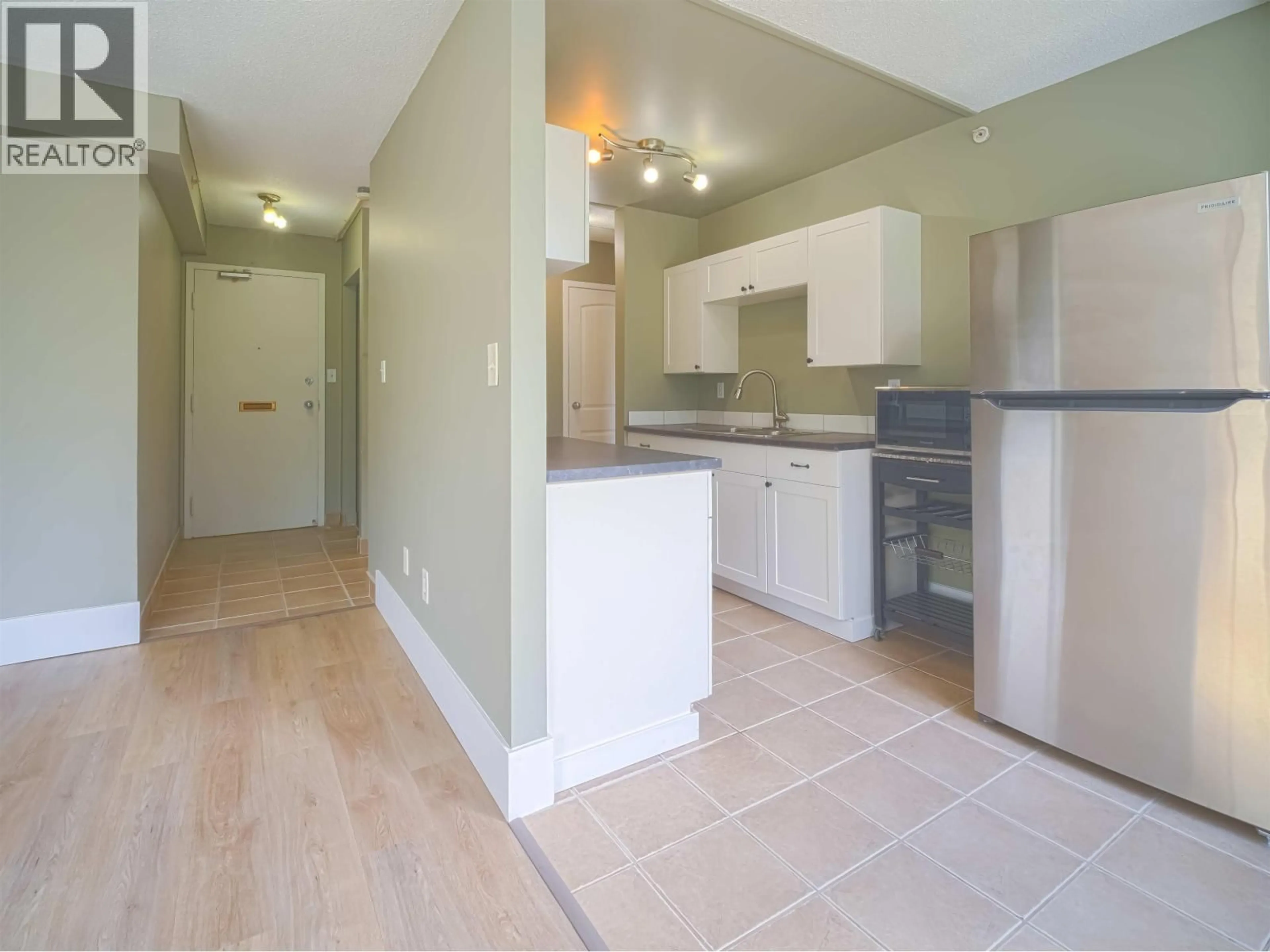 Standard kitchen, unknown for 406 - 1501 QUEENSWAY STREET, Prince George British Columbia V2L1L5