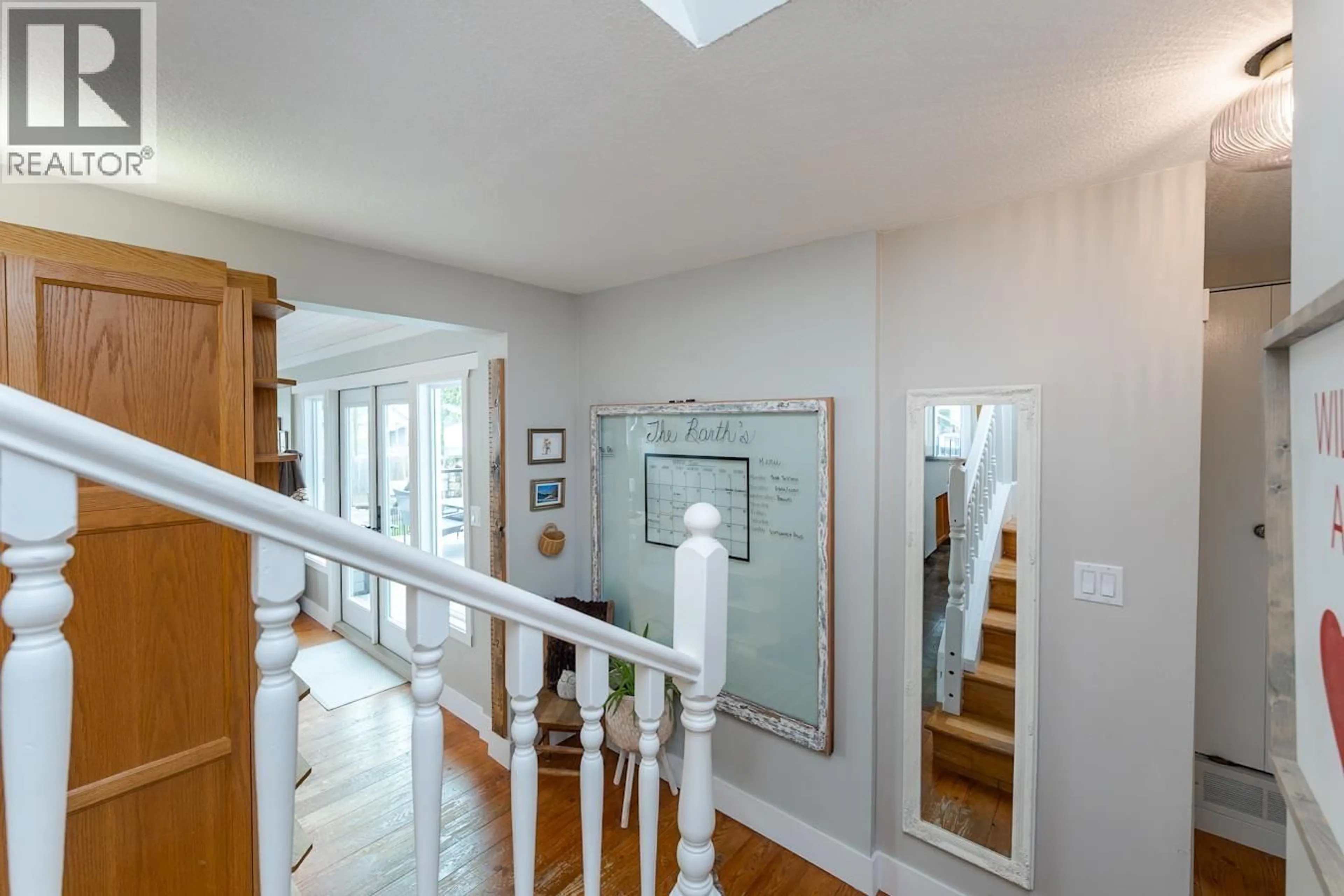 Indoor foyer for 1576 HEMLOCK STREET, Prince George British Columbia V2L1H9