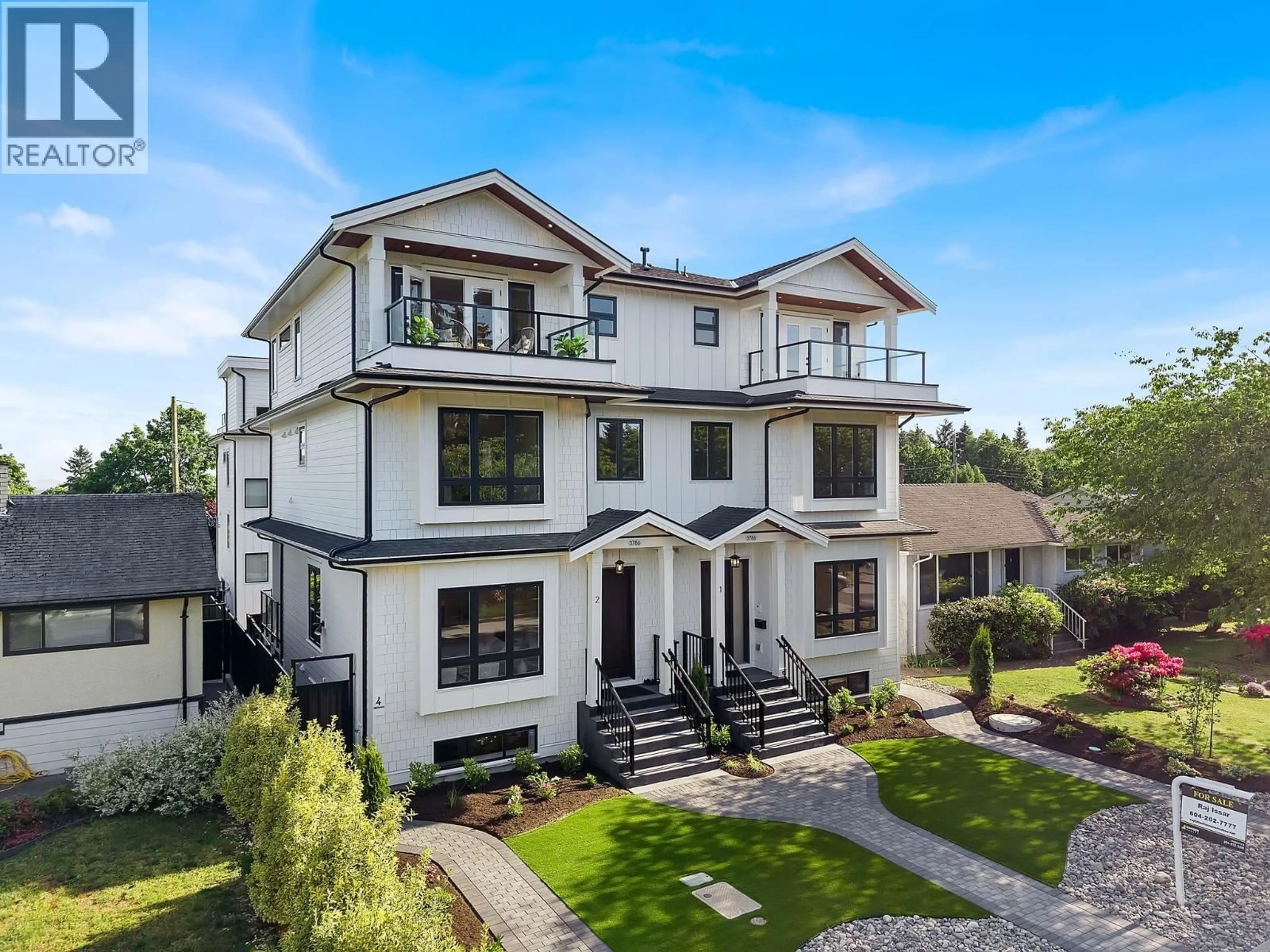 A pic from outside/outdoor area/front of a property/back of a property/a pic from drone, unknown for 2 - 3786 PETER STREET, Burnaby British Columbia V5J1N4