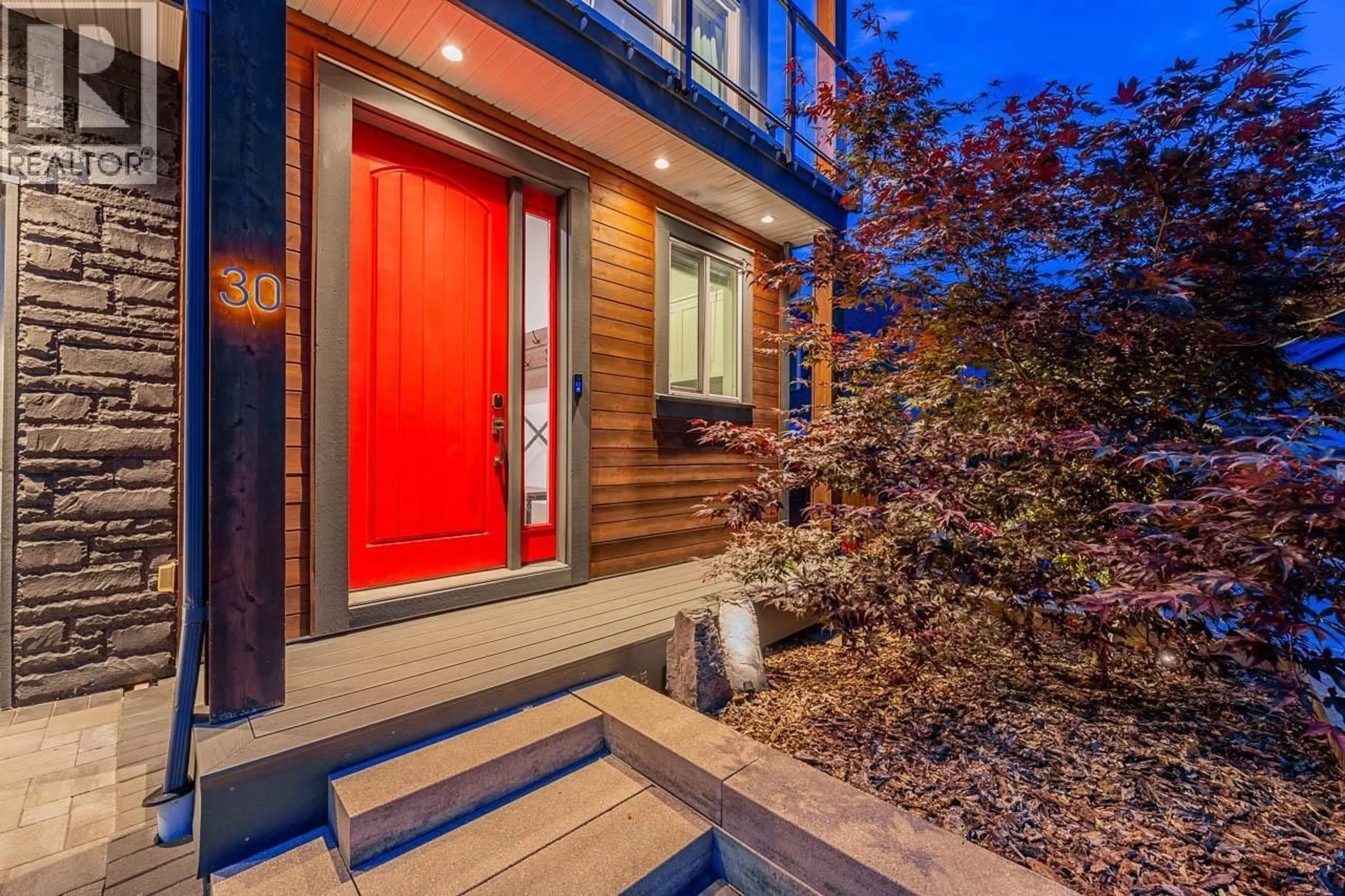 Indoor entryway for 30 - 3295 SUNNYSIDE ROAD, Anmore British Columbia V3H4Z4