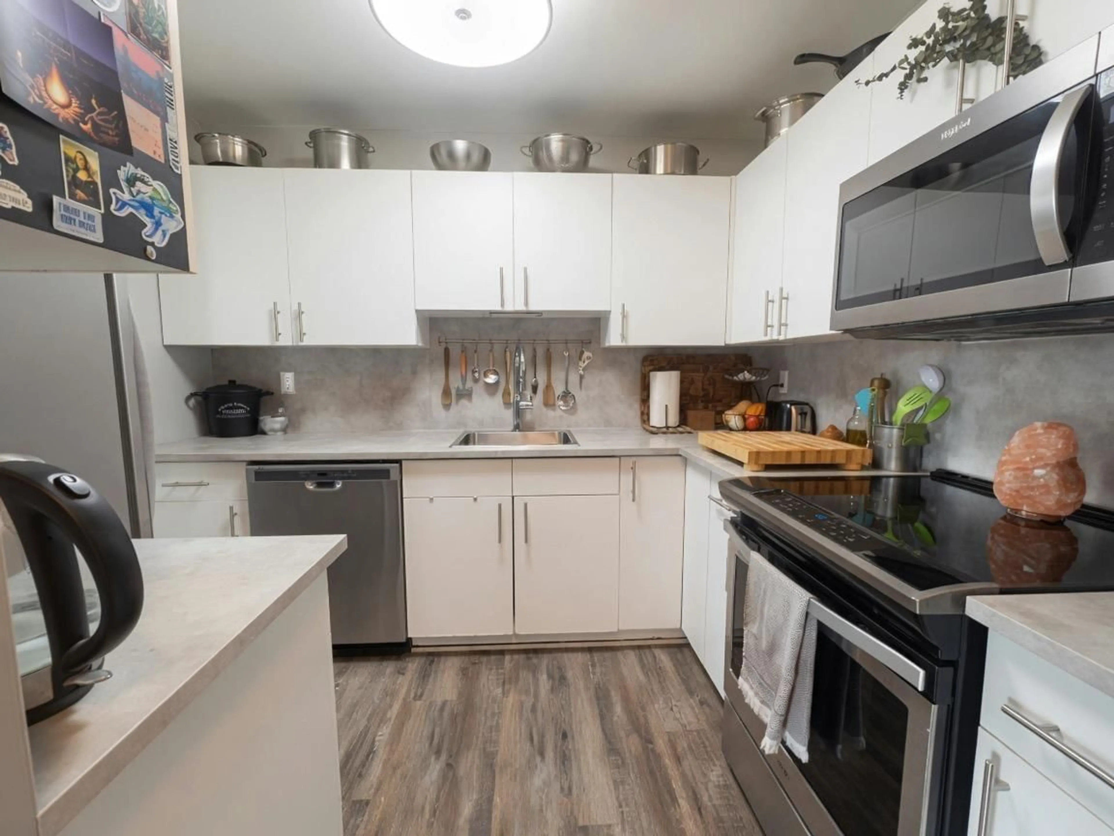 Open concept kitchen, unknown for 104 - 15991 THRIFT AVENUE, White Rock British Columbia V4B2M9