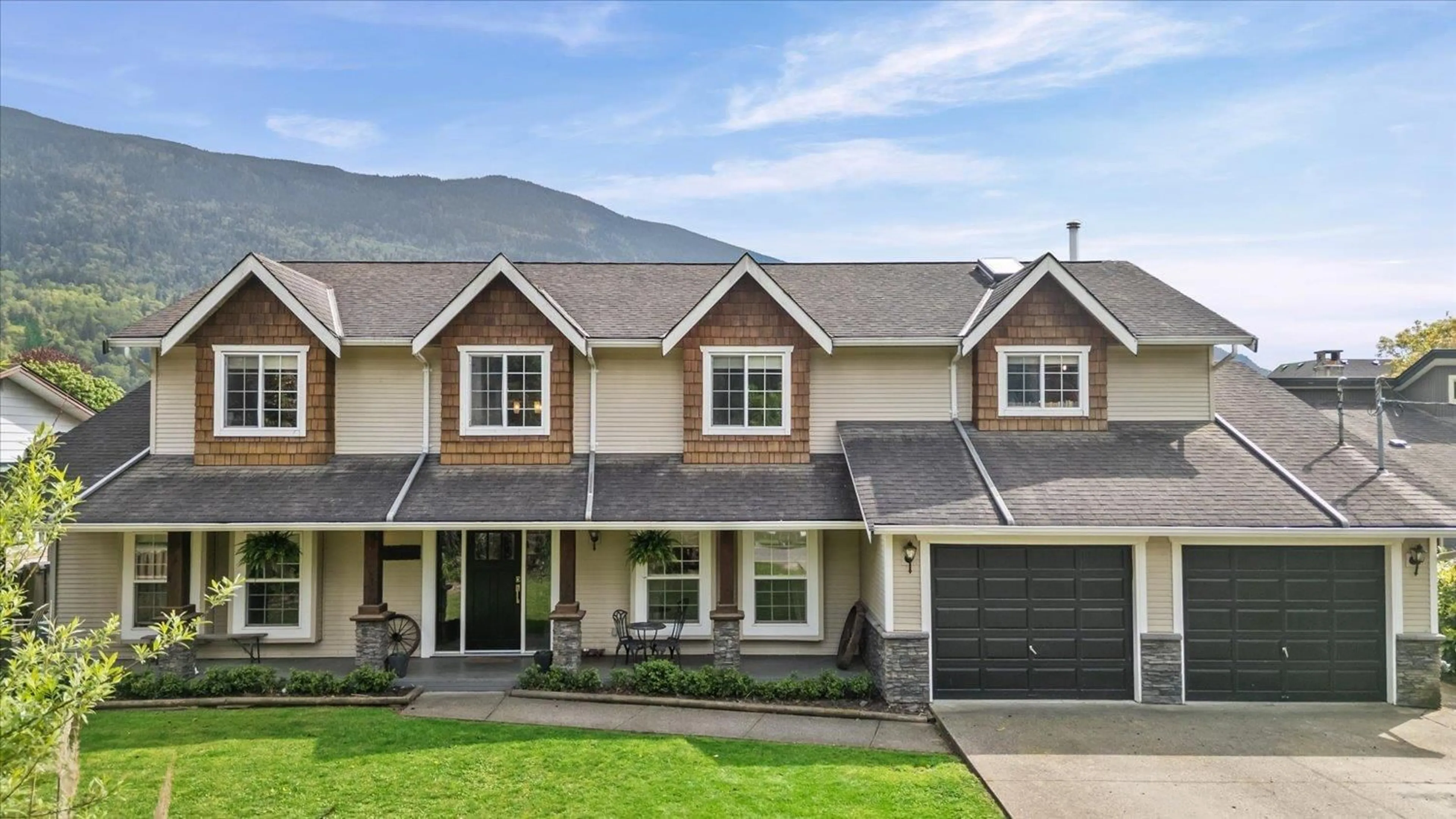 Home with vinyl exterior material, street for 42302 KNOX AVENUE, Yarrow British Columbia V2R5E1