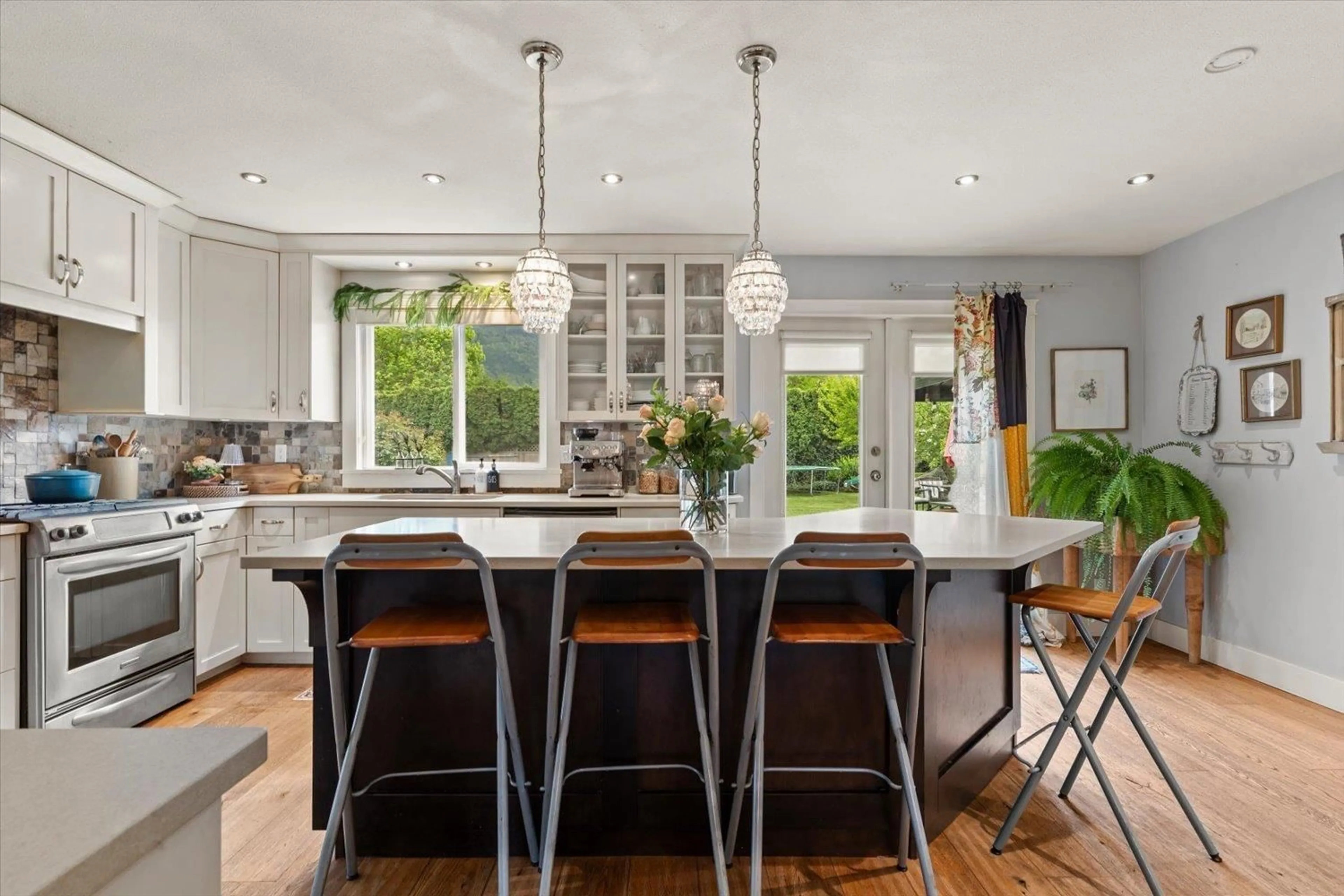 Open concept kitchen, unknown for 42302 KNOX AVENUE, Yarrow British Columbia V2R5E1