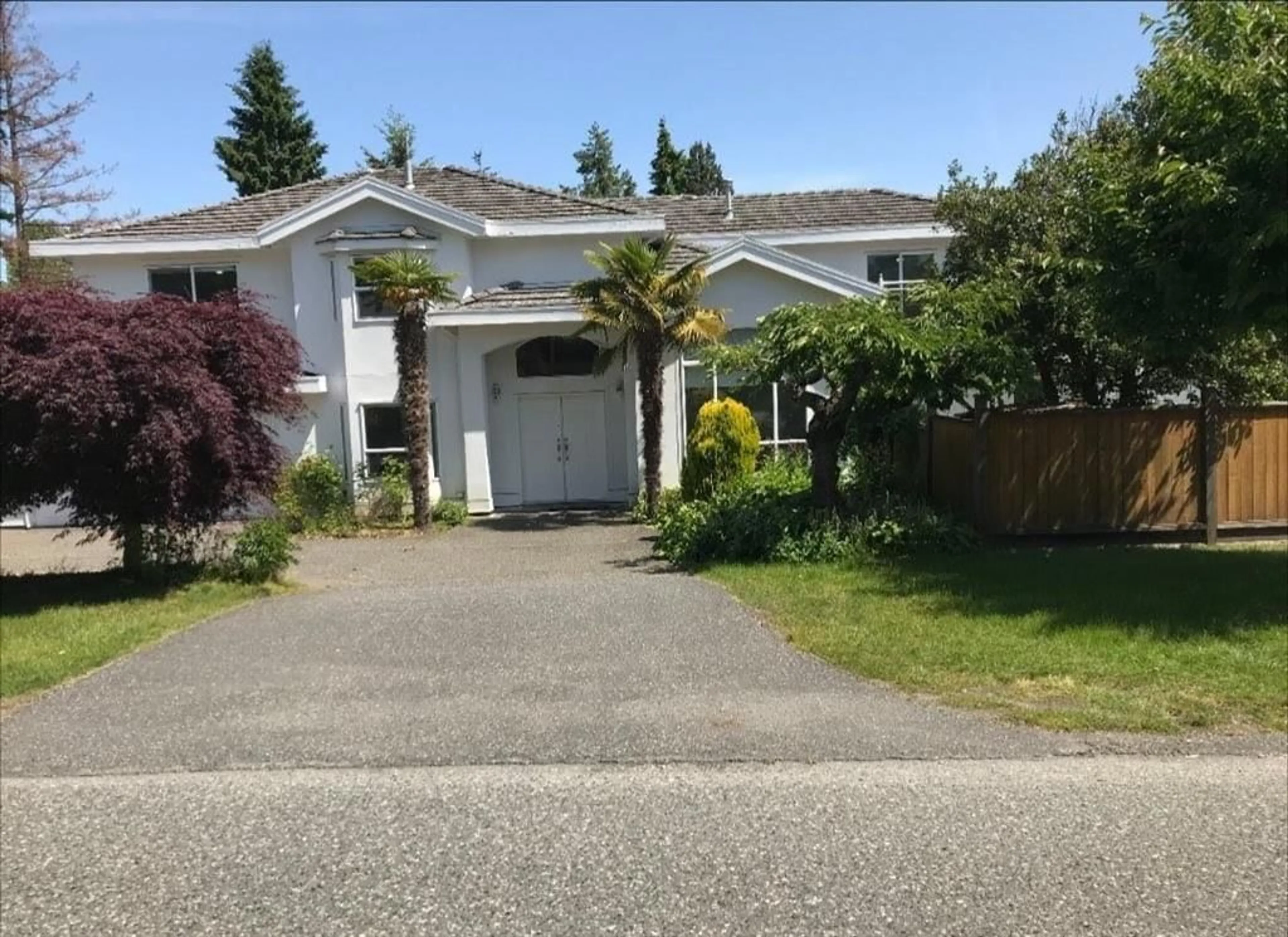 A pic from outside/outdoor area/front of a property/back of a property/a pic from drone, street for 1388 LEE STREET, White Rock British Columbia V4B4P8