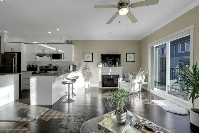 73 - 15399 GUILDFORD DRIVE, Surrey 3