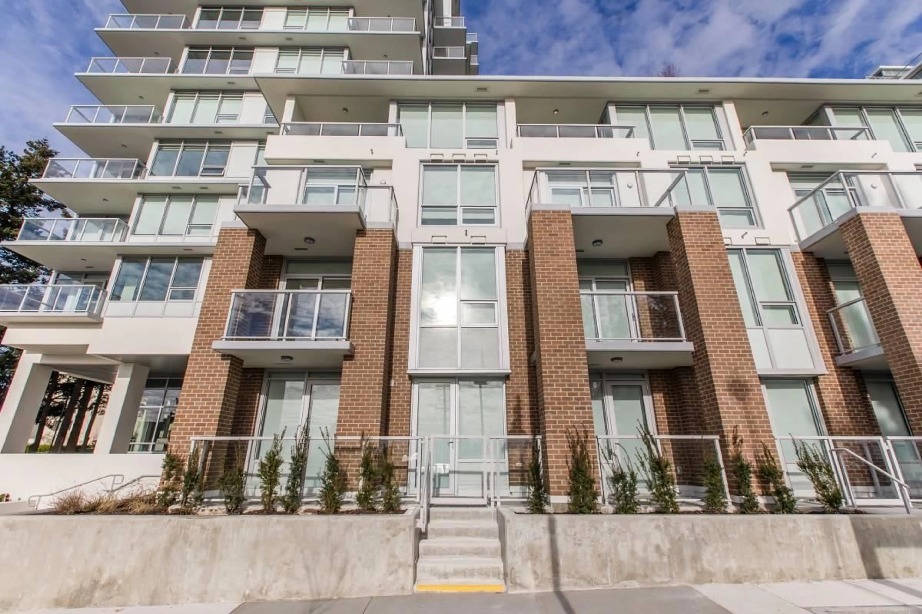 Unknown for 311 - 15165 THRIFT AVENUE, White Rock British Columbia V4B0C1