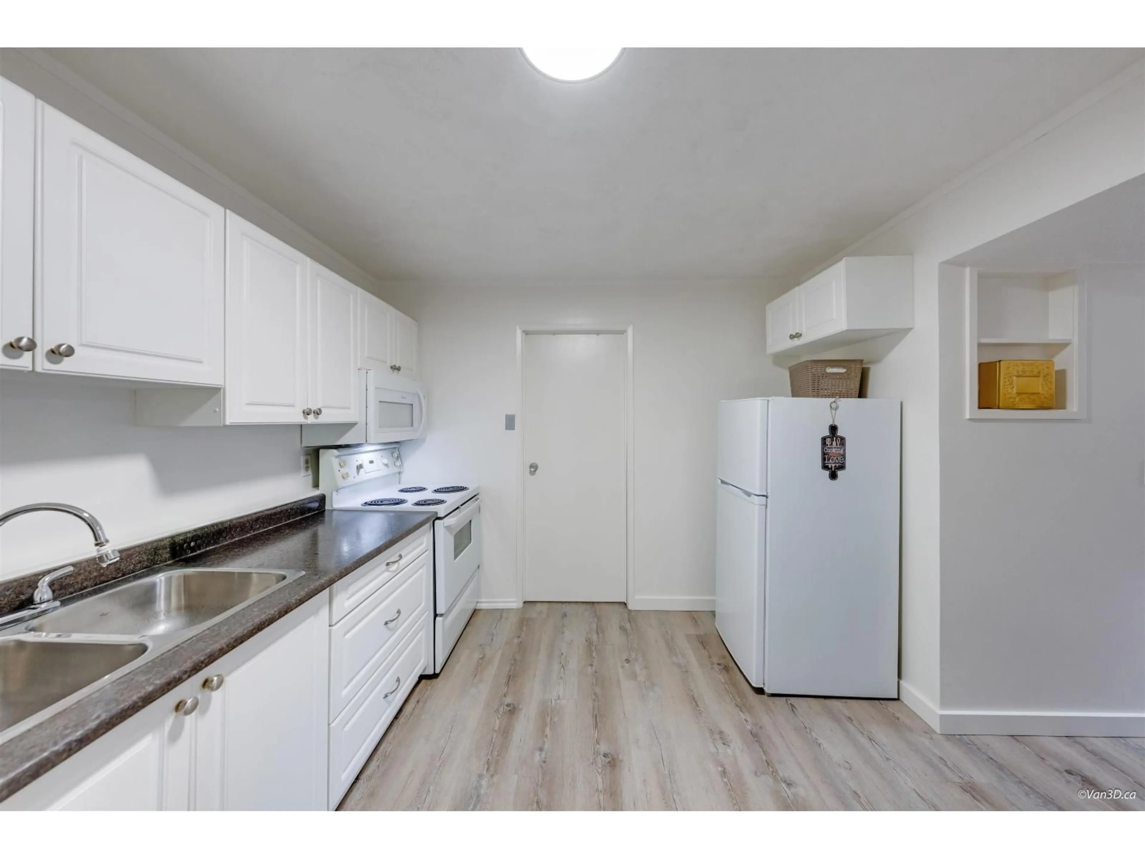 Standard kitchen, unknown for 27549 31A AVENUE, Langley British Columbia V4W3L2