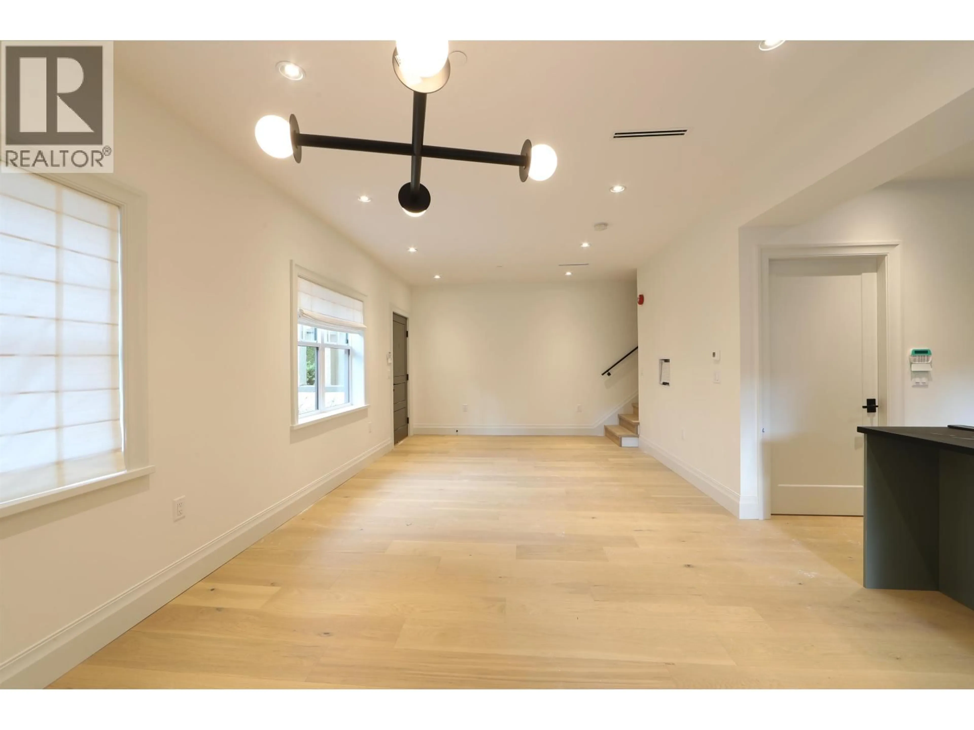 Indoor foyer for 4109 HUDSON STREET, Vancouver British Columbia V6H0C5