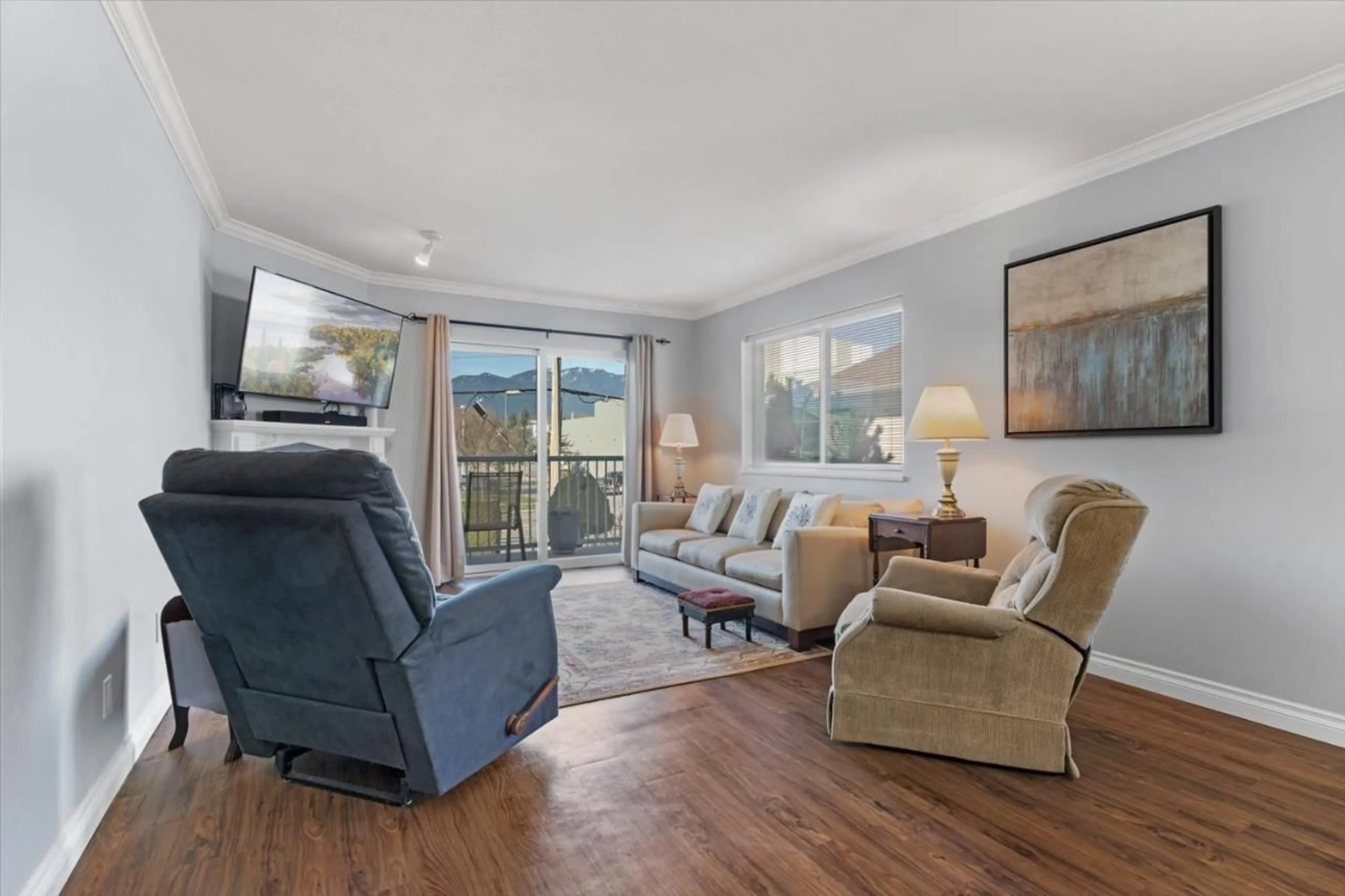 Living room with furniture, unknown for 204 - 9175 EDWARD STREET, Chilliwack British Columbia V2P4C5