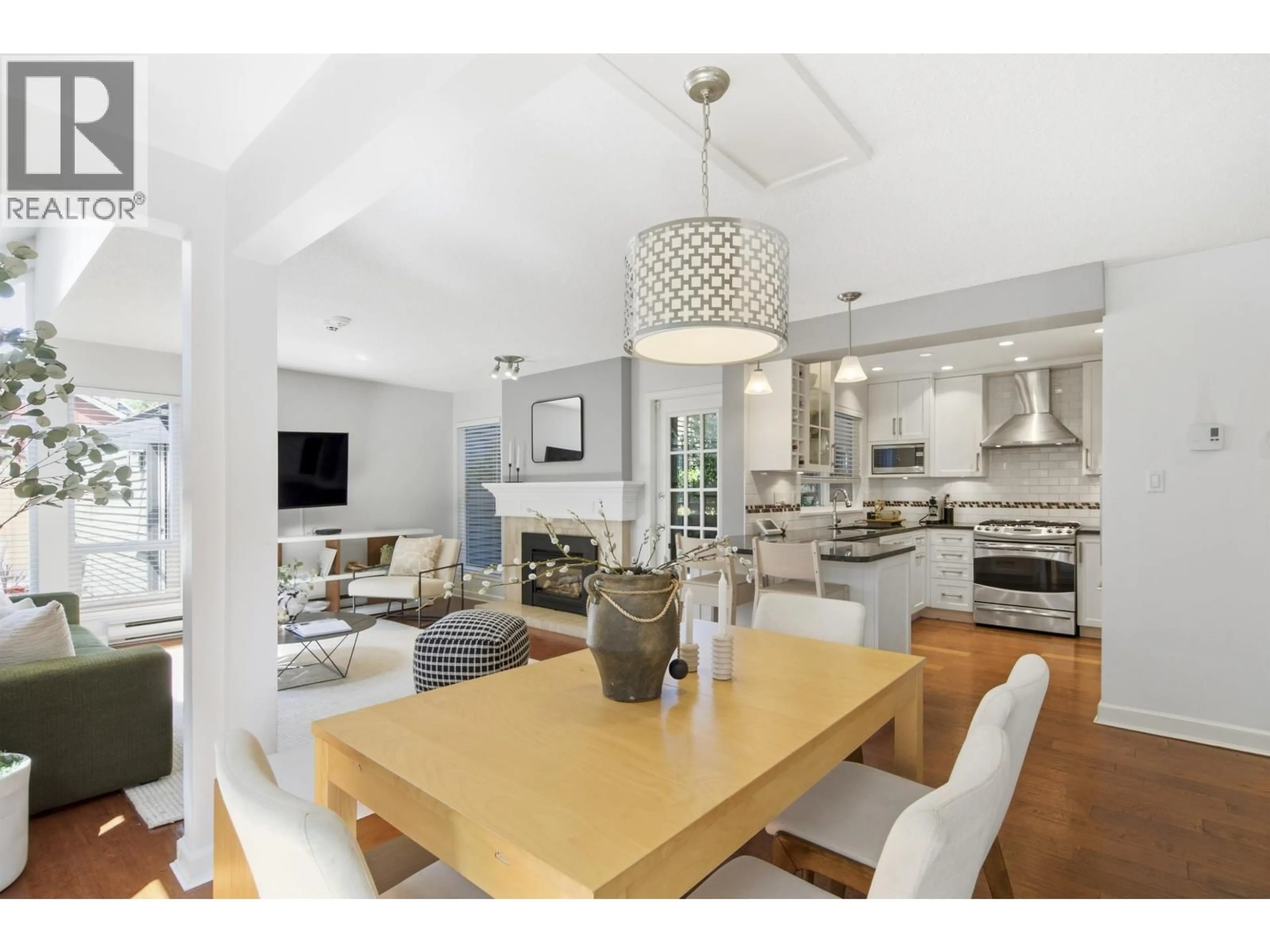 Open concept kitchen, unknown for 3385 8TH AVENUE, Vancouver British Columbia V6R1Y3