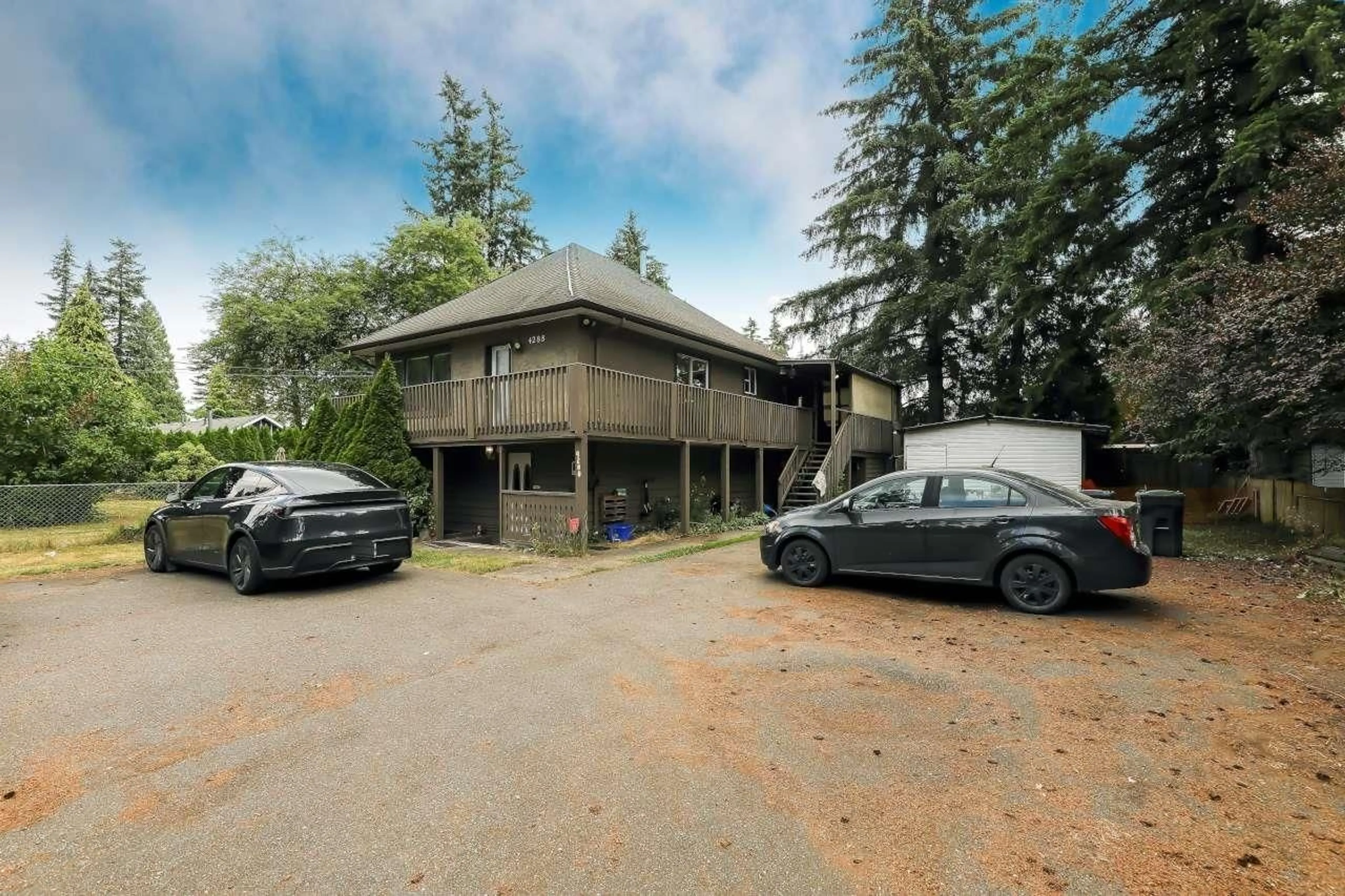 A pic from outside/outdoor area/front of a property/back of a property/a pic from drone, unknown for 4288 200 STREET, Langley British Columbia V3A1L1