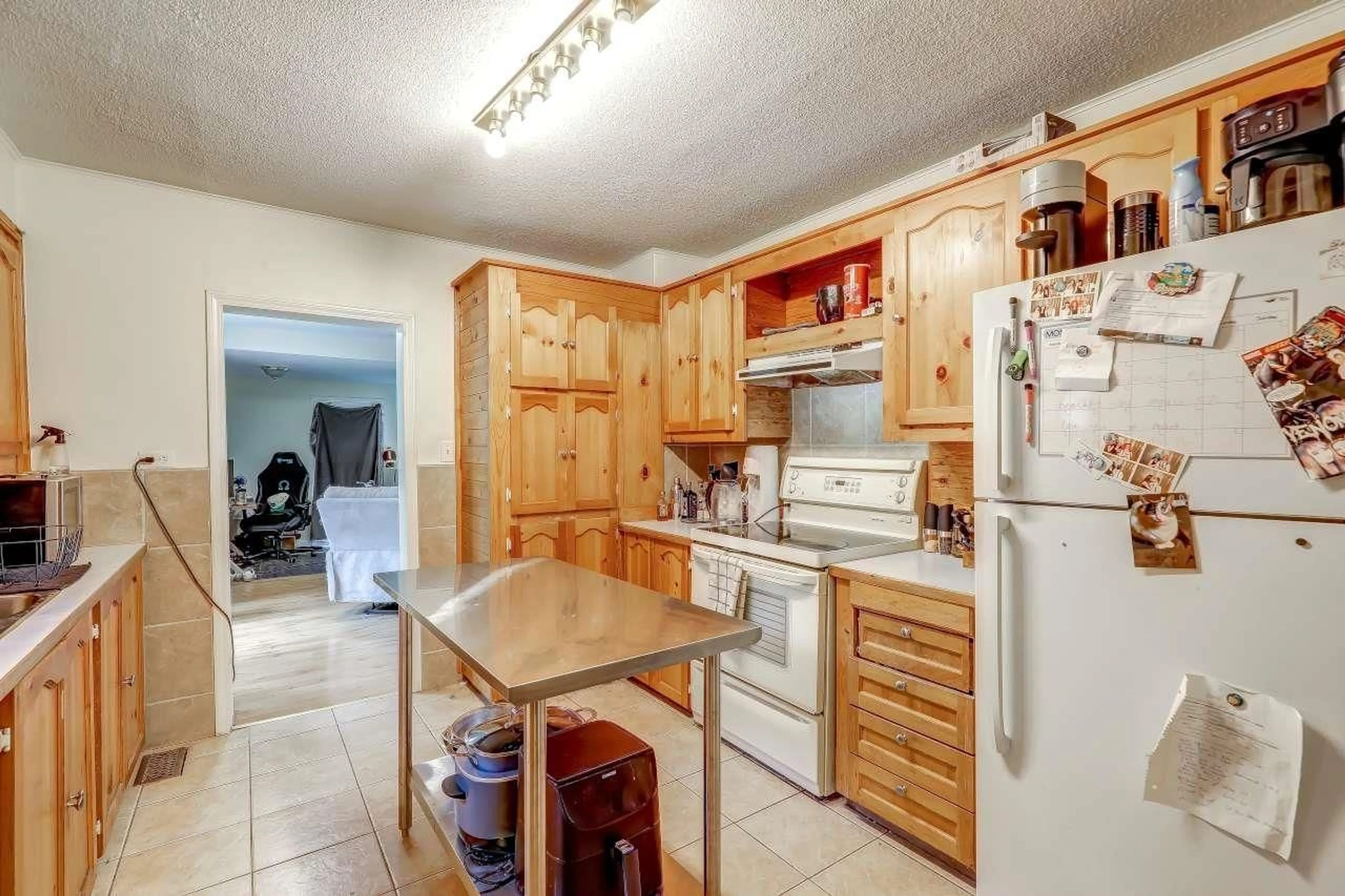 Standard kitchen, unknown for 4288 200 STREET, Langley British Columbia V3A1L1
