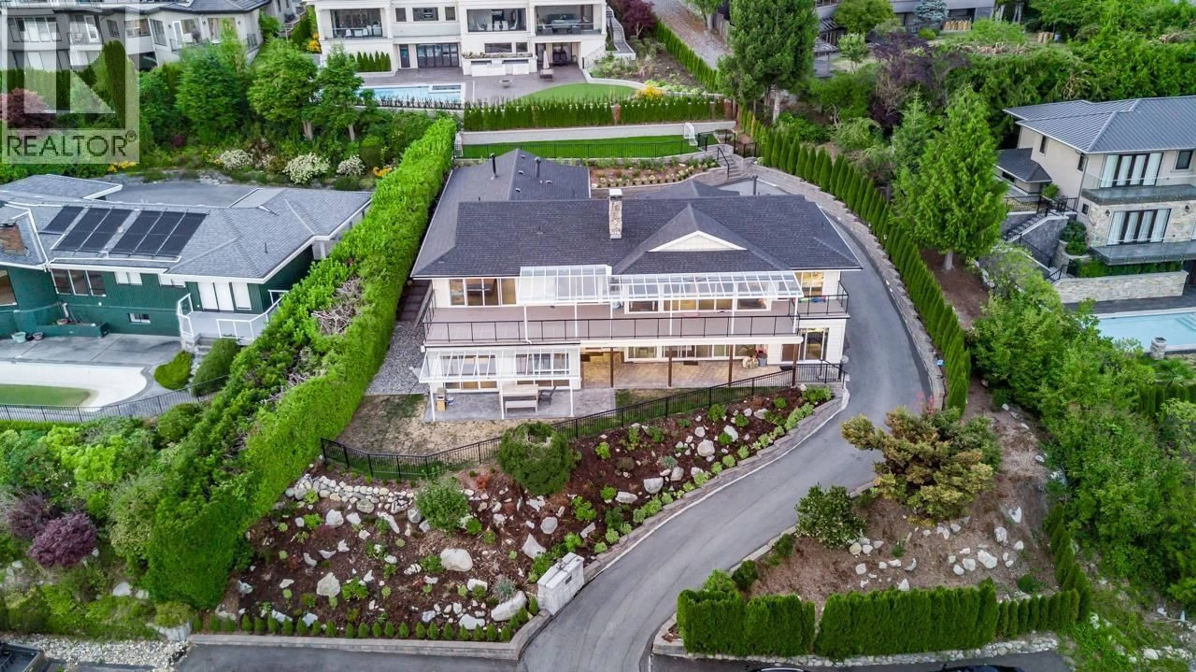 A pic from outside/outdoor area/front of a property/back of a property/a pic from drone, unknown for 1441 CHARTWELL DRIVE, West Vancouver British Columbia V7S2R9
