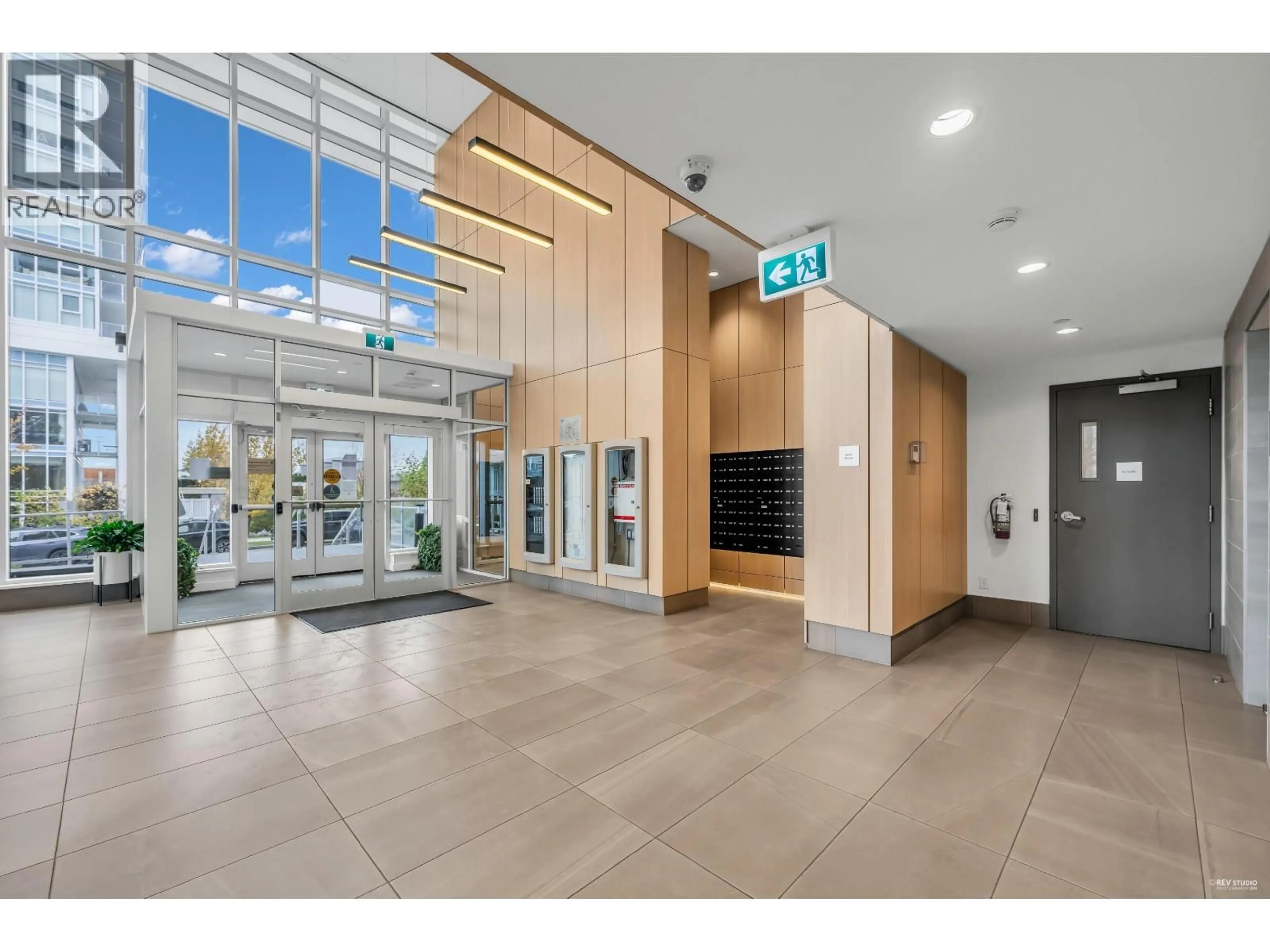 Indoor foyer for 1201 - 657 WHITING WAY, Coquitlam British Columbia V3J0J6