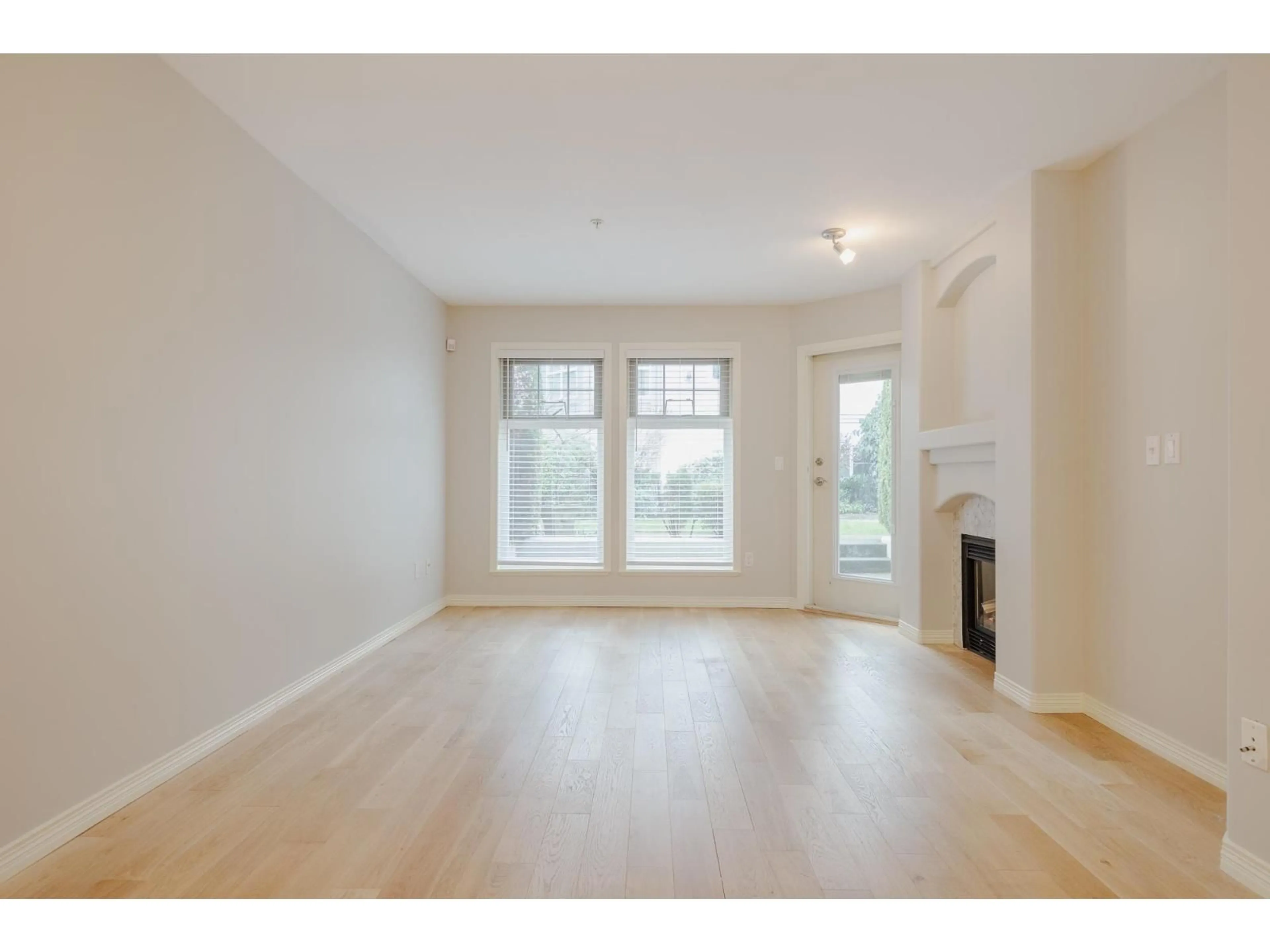 A pic of a room for 16 - 15432 16A AVENUE, Surrey British Columbia V4A1T3