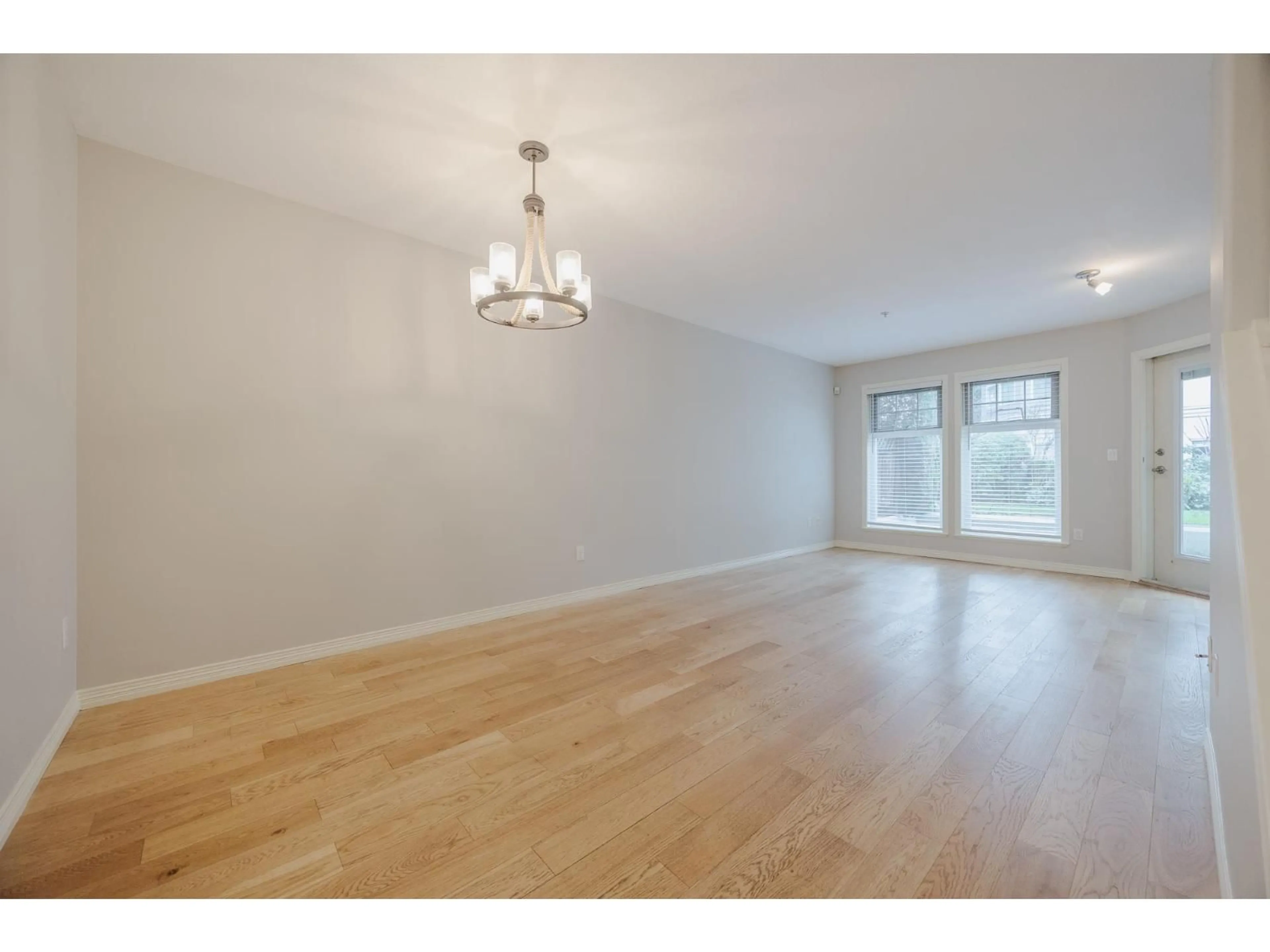 A pic of a room for 16 - 15432 16A AVENUE, Surrey British Columbia V4A1T3