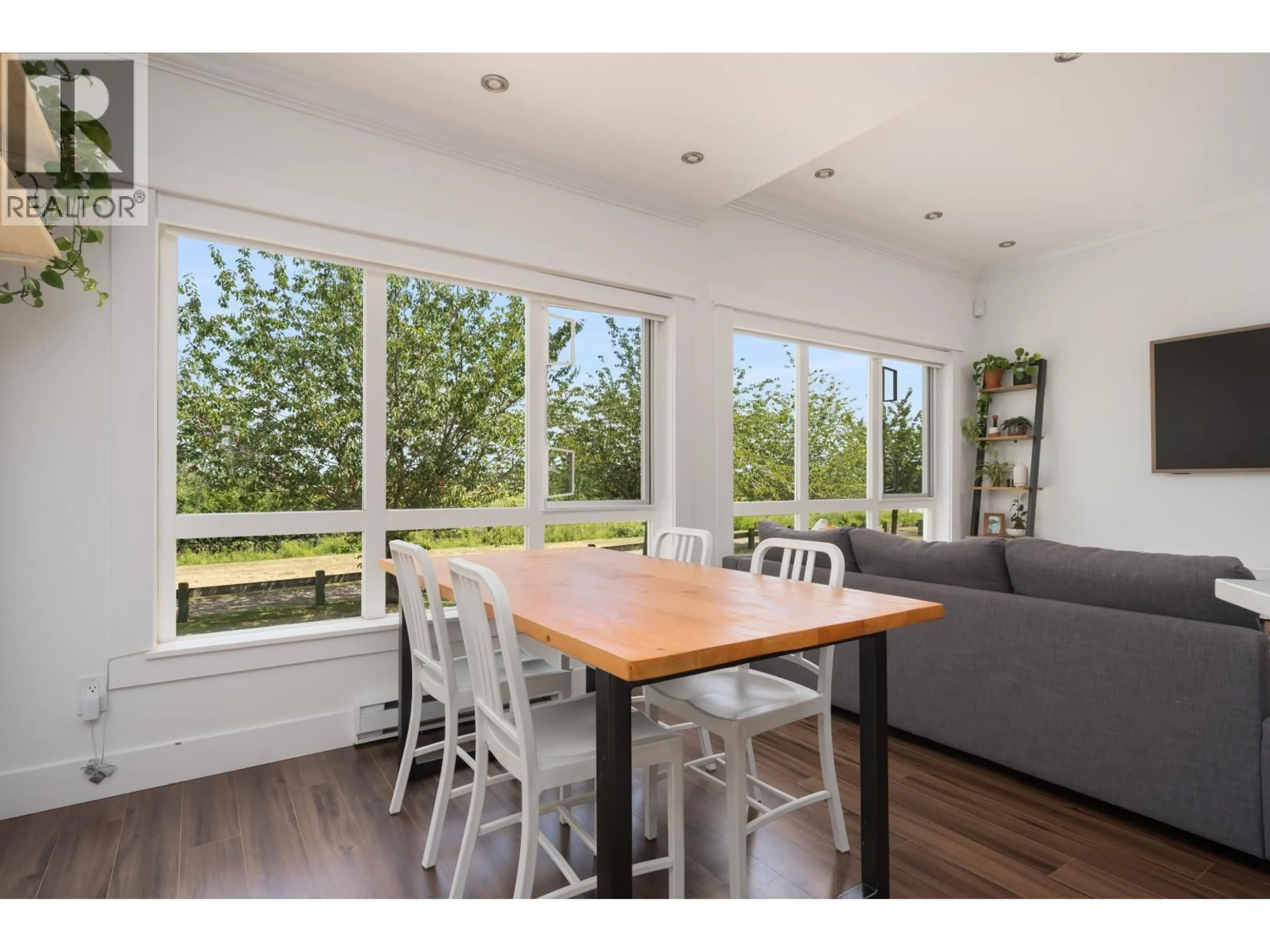 Dining room, wood/laminate floor for 1 - 13028 NO. 2 ROAD, Richmond British Columbia V7E6S4