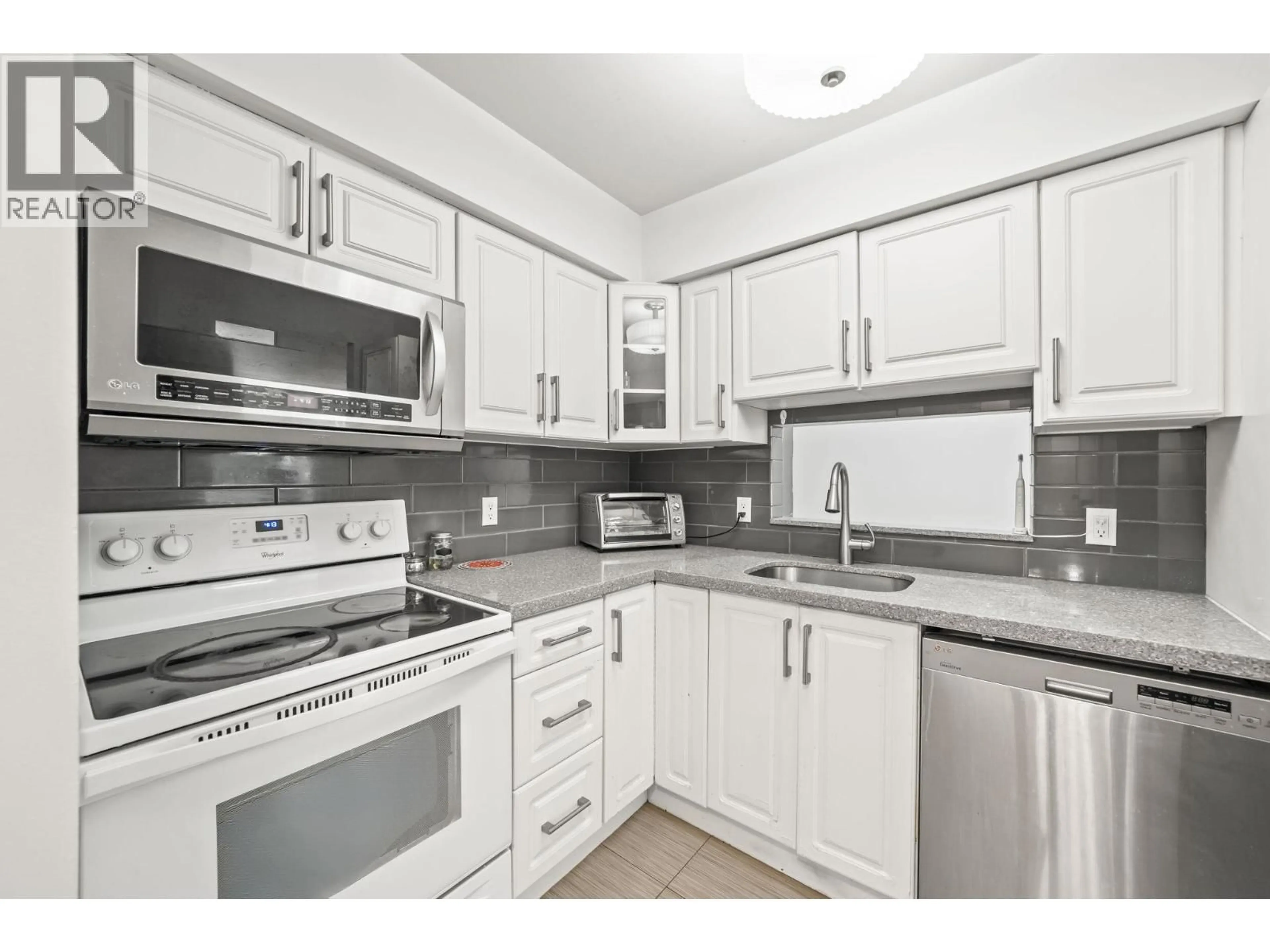 Standard kitchen, unknown for 204 - 3883 LAUREL STREET, Burnaby British Columbia V5G4M8