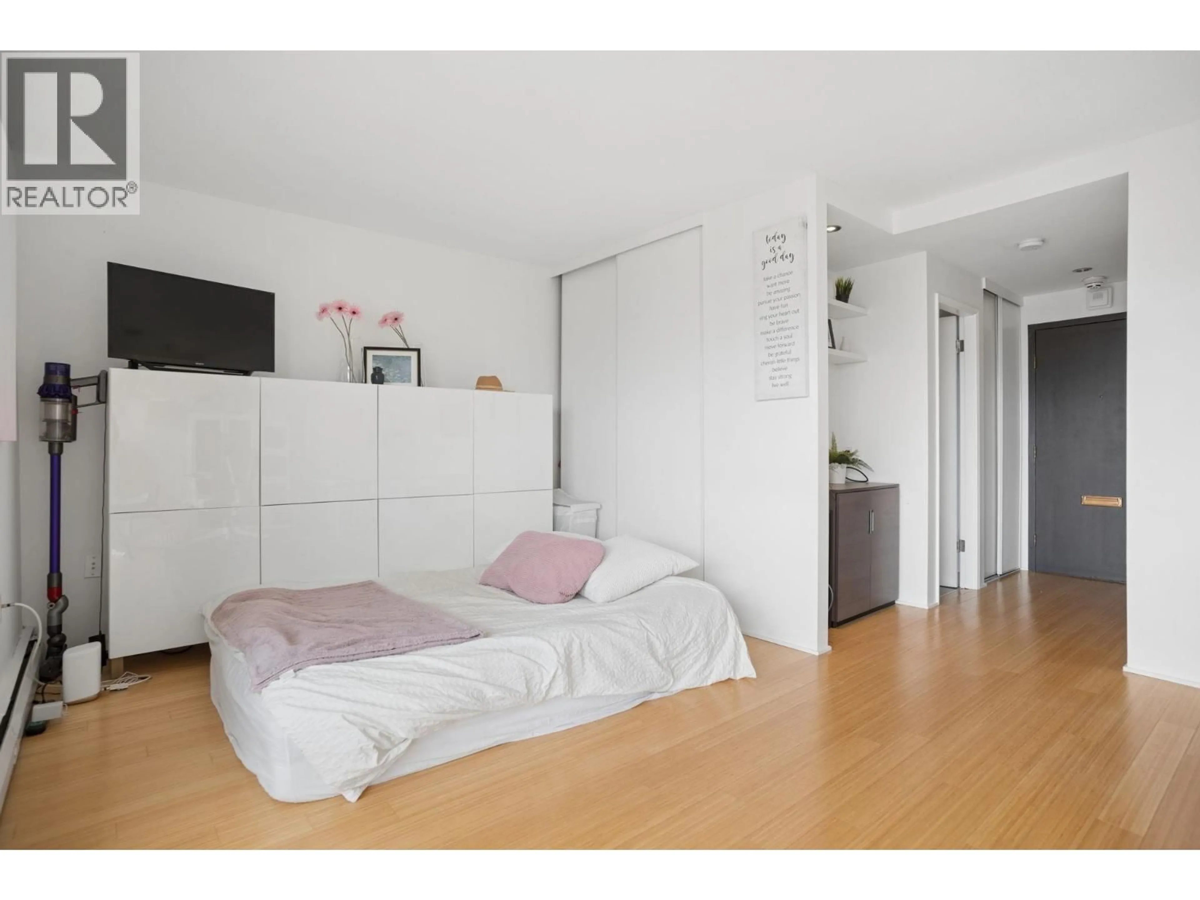 Bedroom with bed, unknown for 1703 - 1330 HARWOOD STREET, Vancouver British Columbia V6E1S8