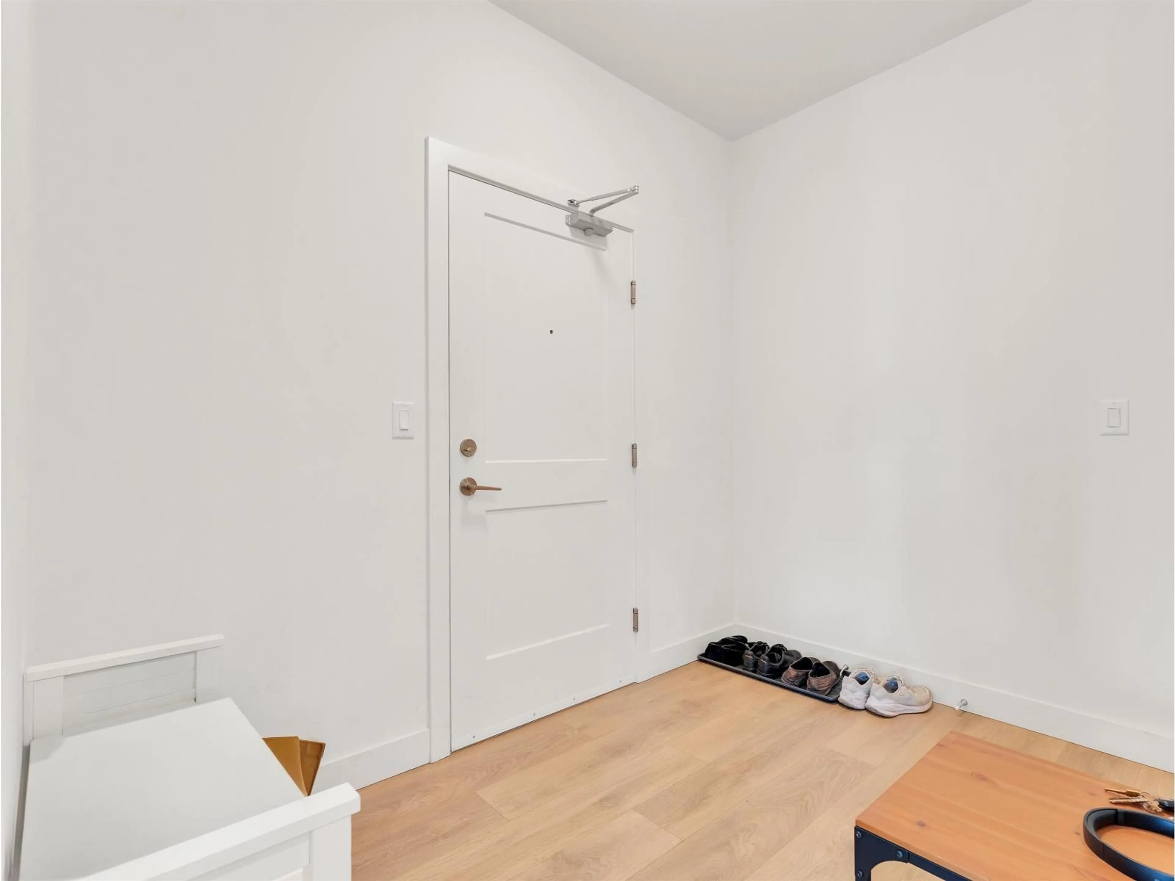 Indoor entryway for 31 - 1419 MCCALLUM ROAD, Abbotsford British Columbia V2S8B2