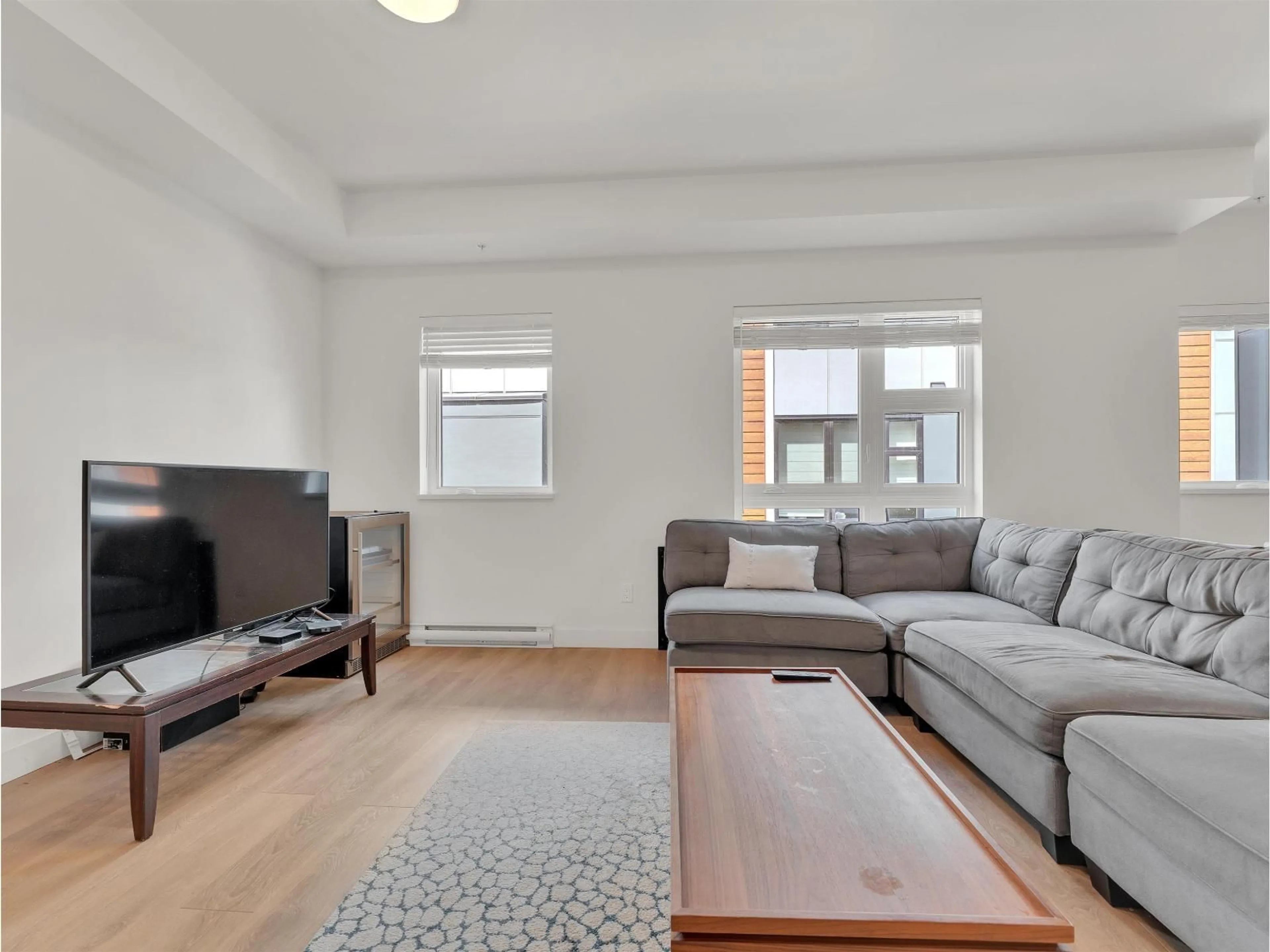 Living room with furniture, unknown for 31 - 1419 MCCALLUM ROAD, Abbotsford British Columbia V2S8B2