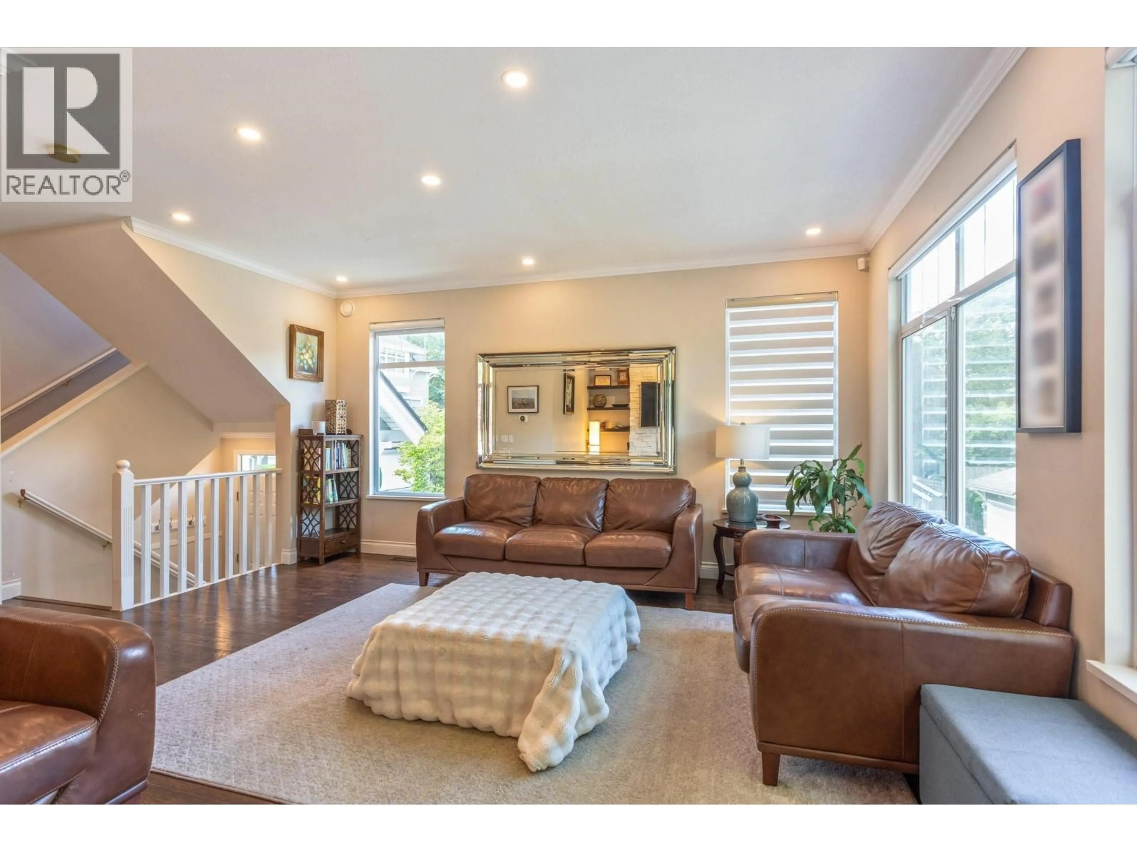 Living room with furniture, unknown for 19 - 5240 OAKMOUNT CRESCENT, Burnaby British Columbia V5H4S1