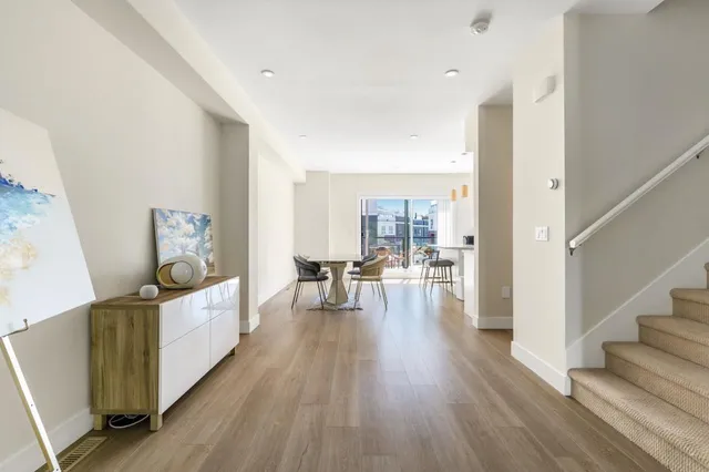228 - 2277 OAK MEADOWS DRIVE, Surrey 5