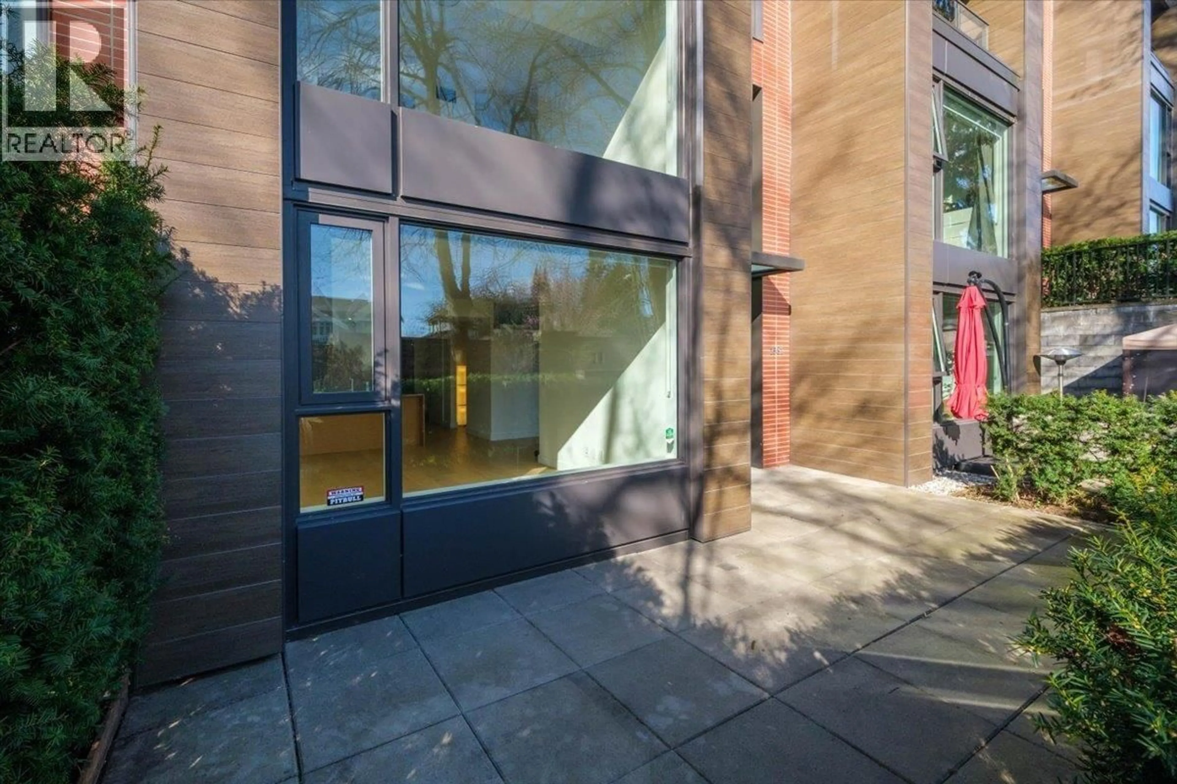 Indoor foyer for 1581 57TH AVENUE, Vancouver British Columbia V6P0H7