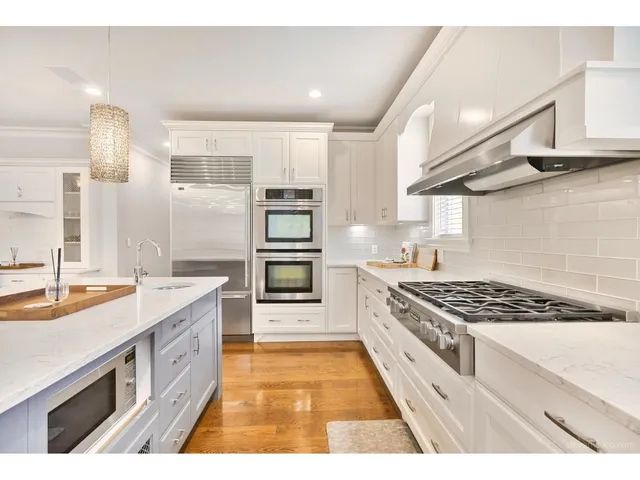 3668 159A STREET, Surrey 5