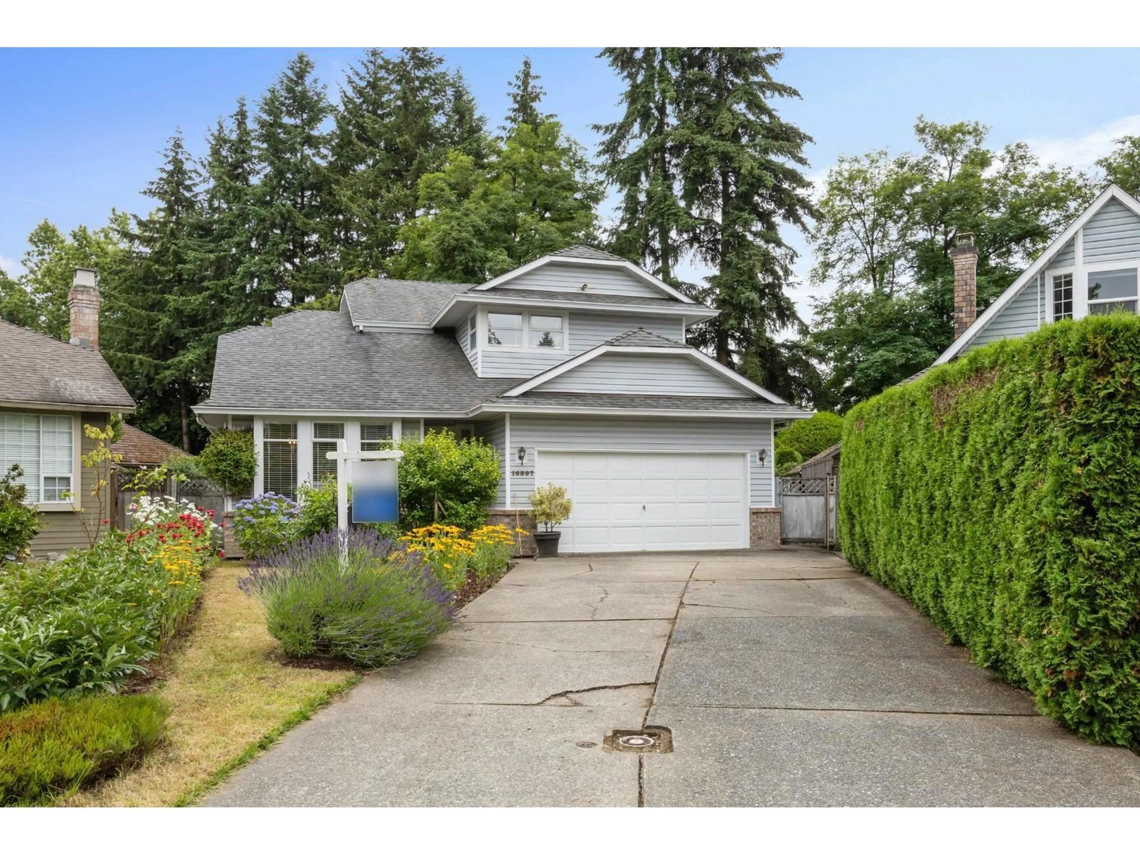 Home with vinyl exterior material, street for 16397 GLENMOOR COURT, Surrey British Columbia V4N1V2