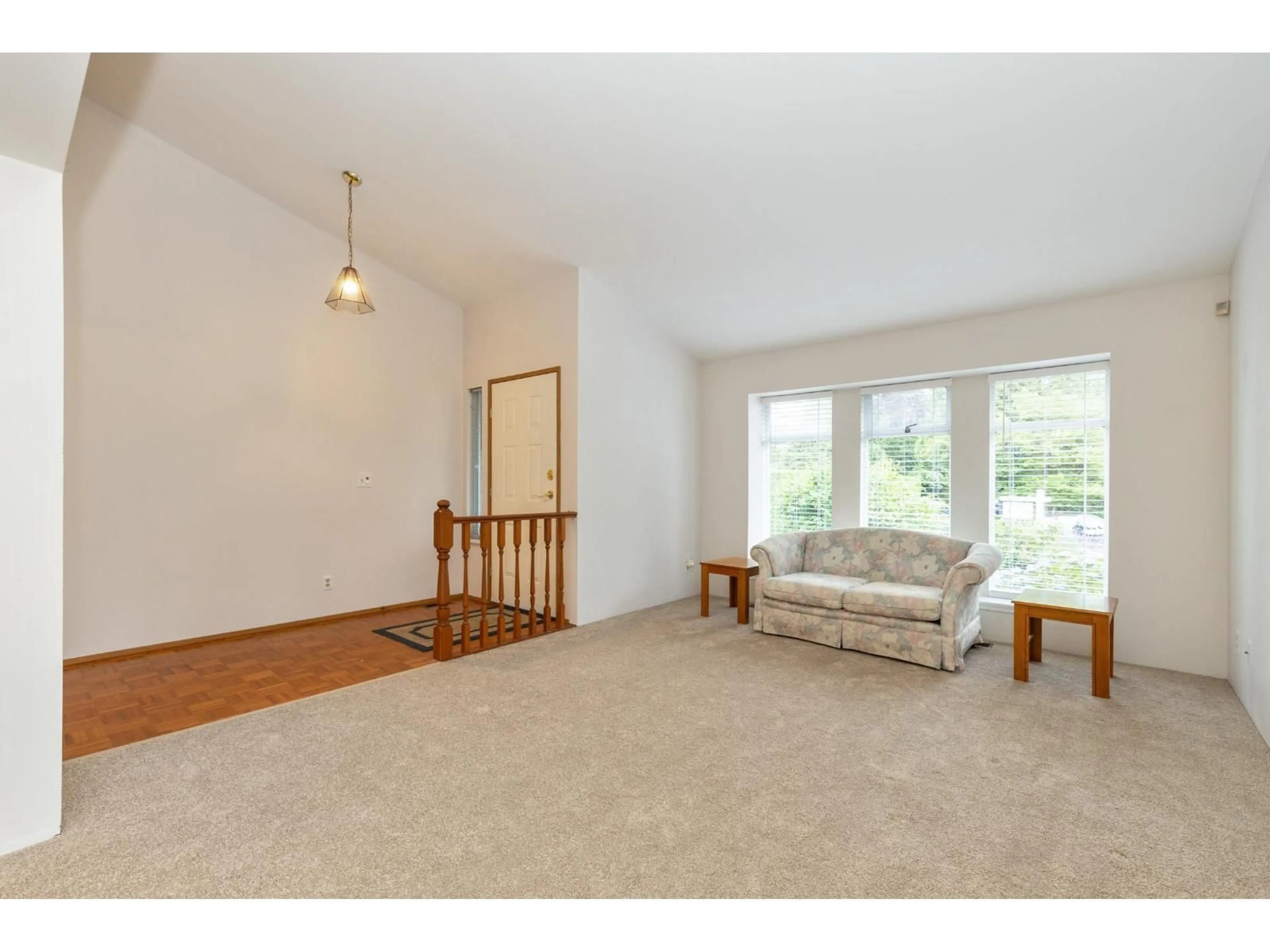 Living room with furniture, unknown for 16397 GLENMOOR COURT, Surrey British Columbia V4N1V2