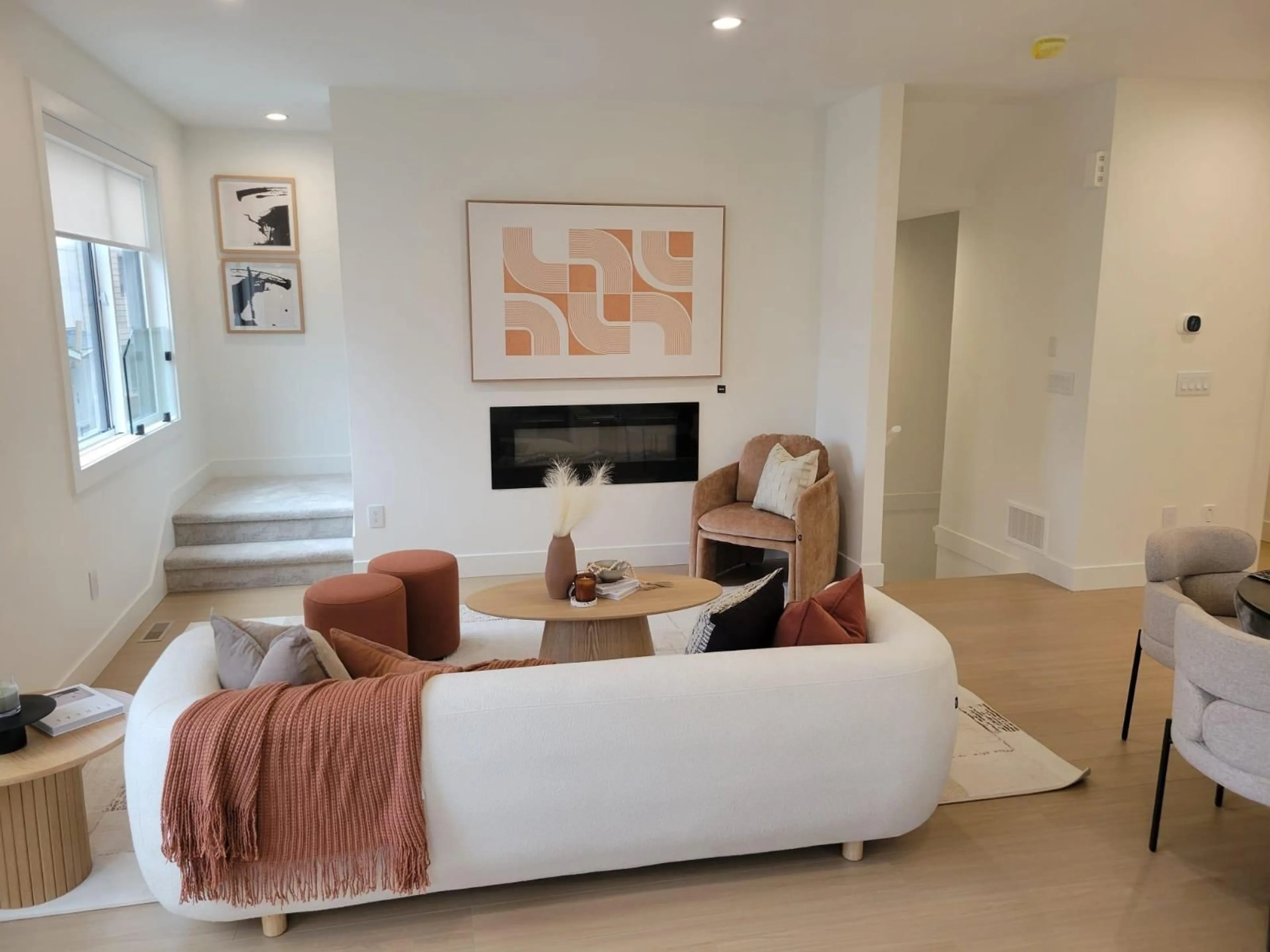Living room with furniture, unknown for 13 - 1641 KING CRESCENT, Abbotsford British Columbia V2S7M7