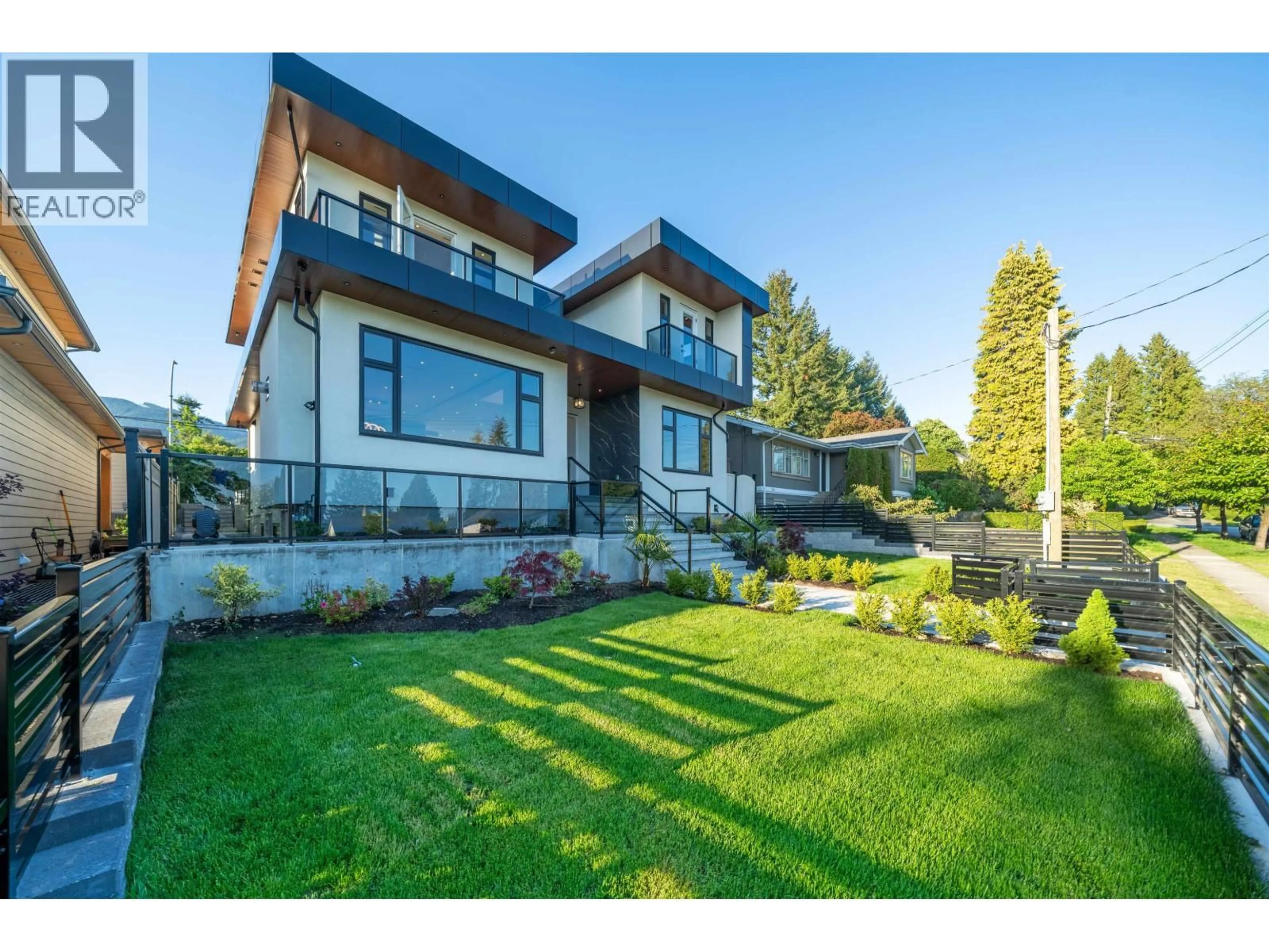 Unknown for 214 24TH STREET, North Vancouver British Columbia V7M2C4