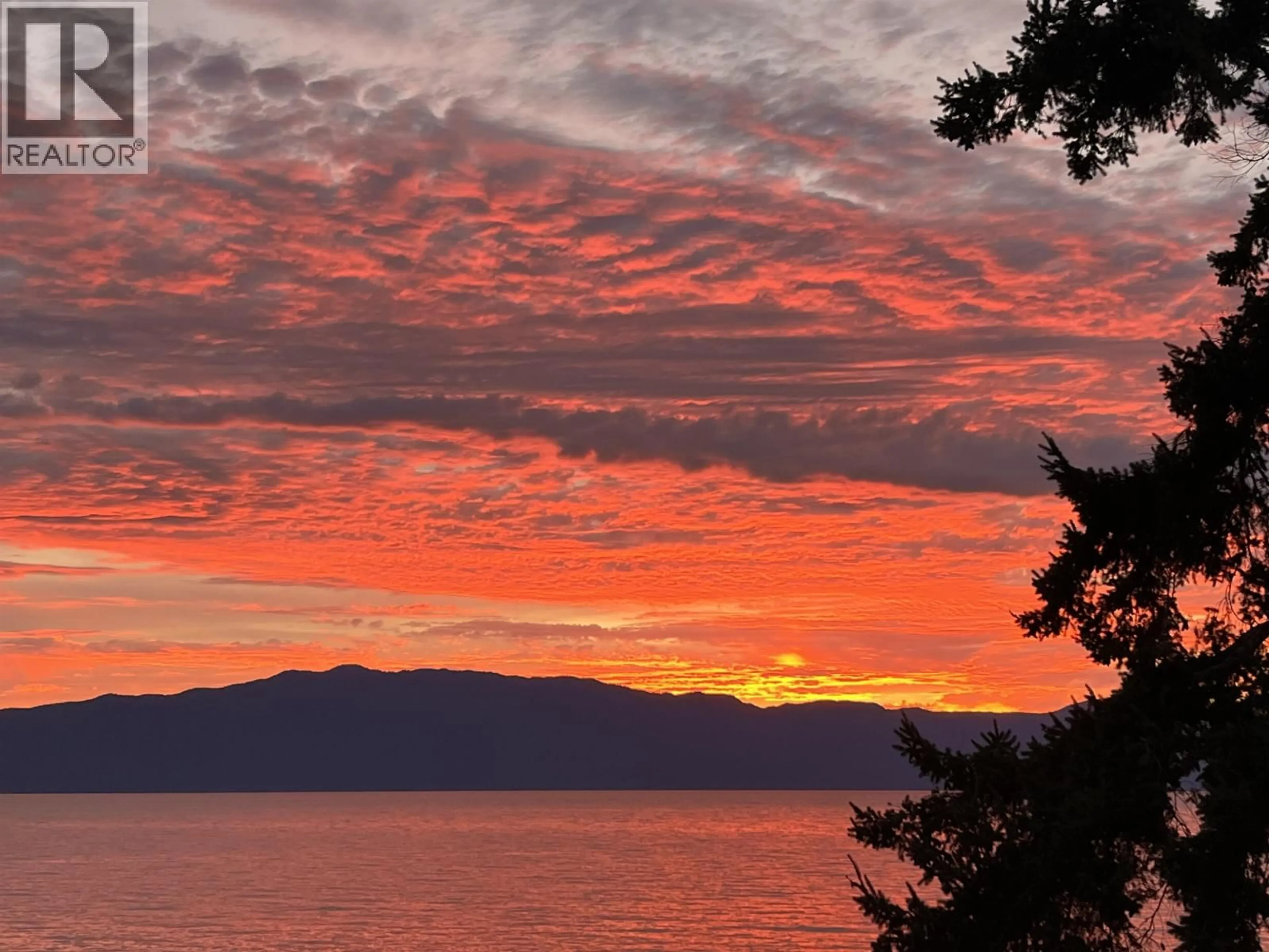 Blurry image for 11579 SUNSHINE COAST HIGHWAY, Halfmoon Bay British Columbia V7Z1C1