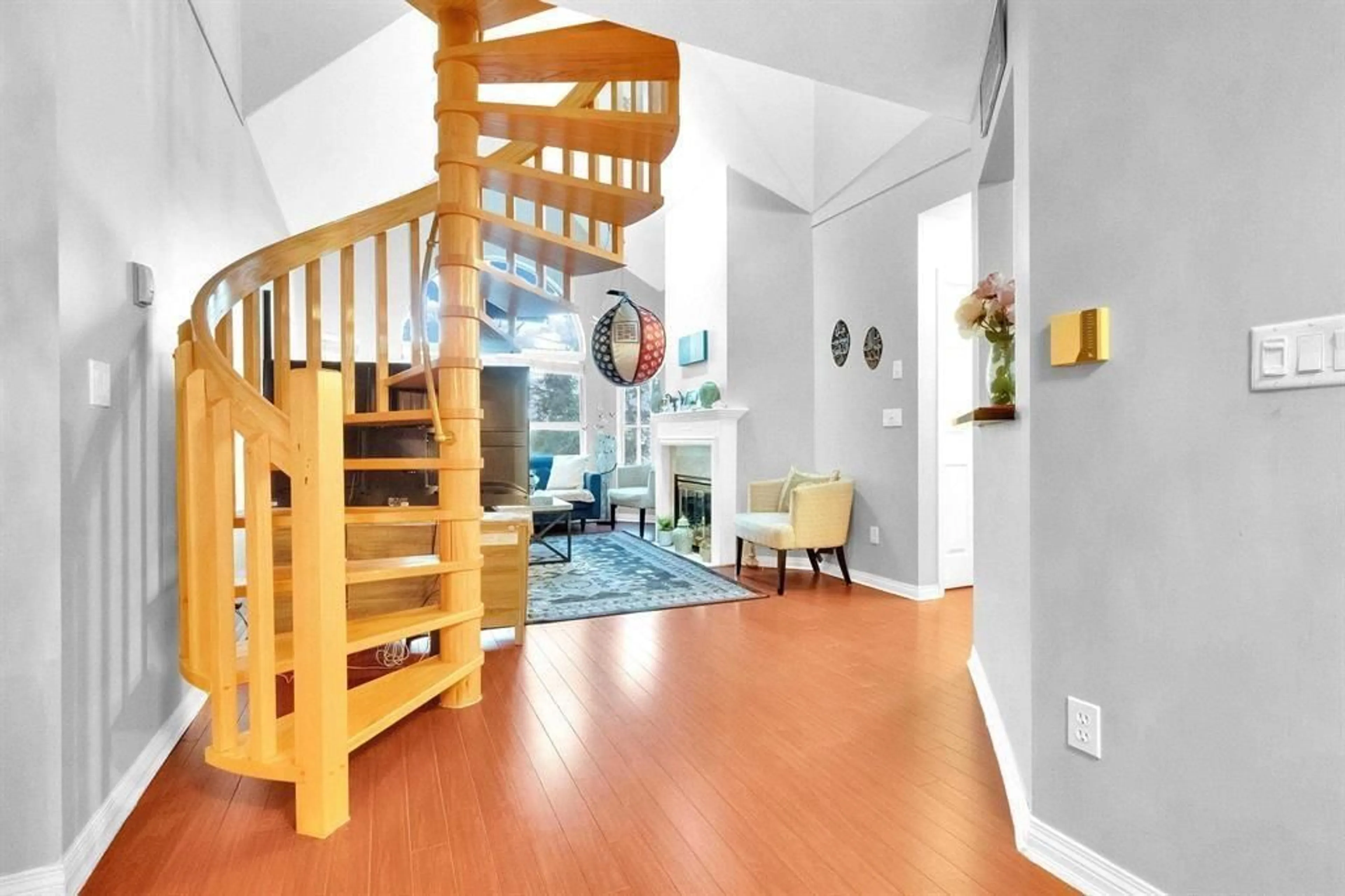 Indoor foyer for 314 - 7151 121 STREET, Surrey British Columbia V3W0E7