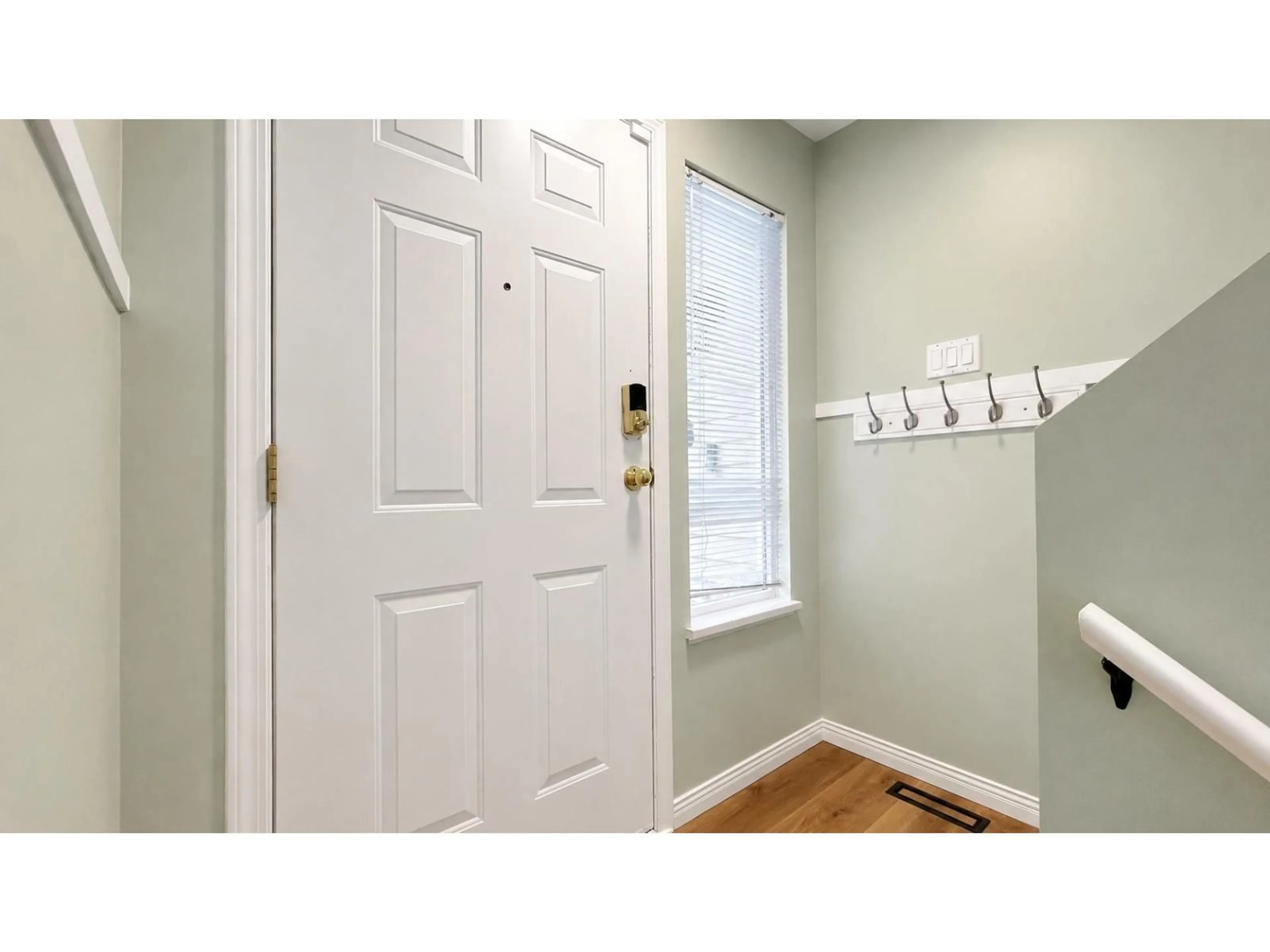 Indoor entryway for 27 - 7640 BLOTT STREET, Mission British Columbia V2V3K3