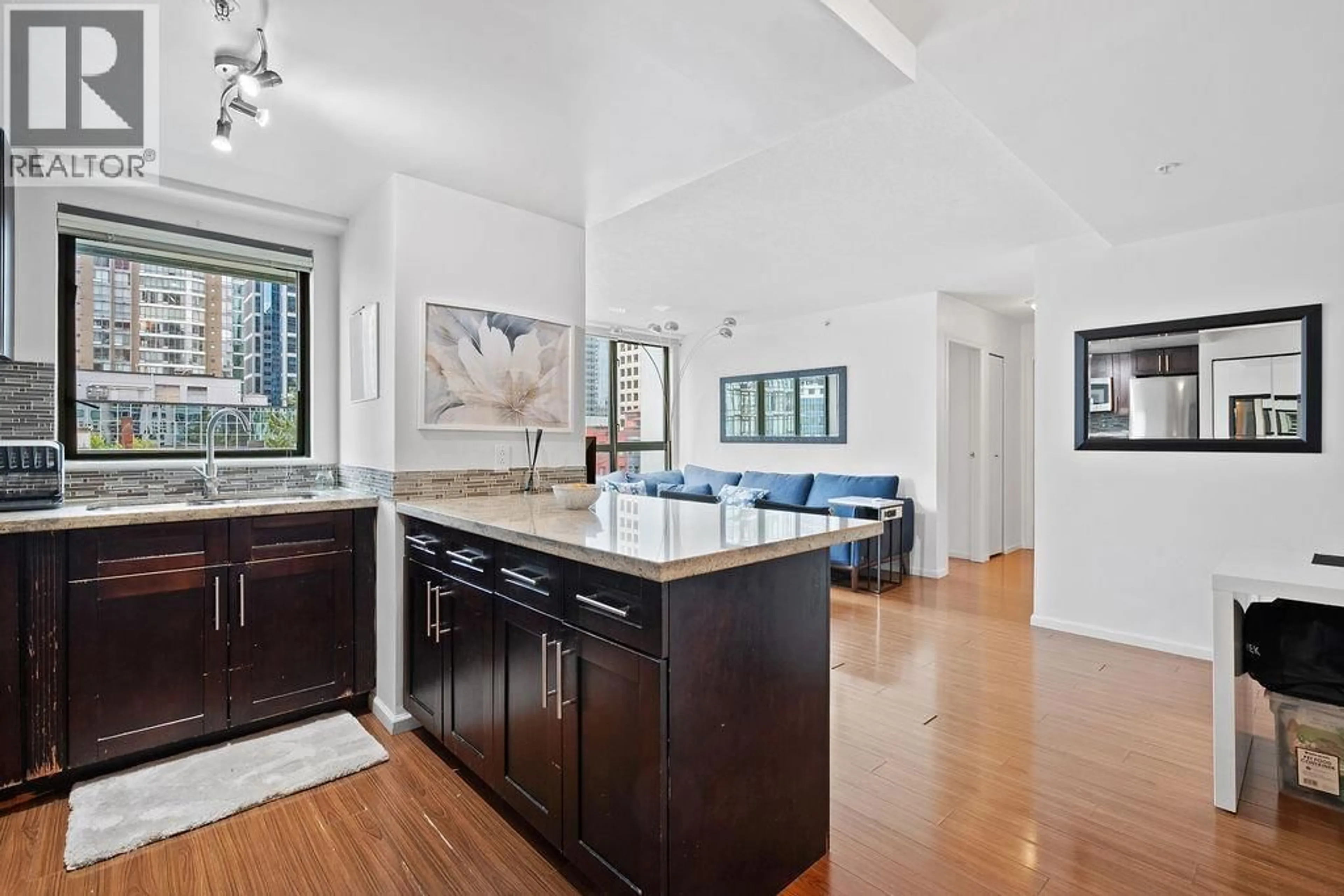Open concept kitchen, unknown for 1005 - 1238 MELVILLE STREET, Vancouver British Columbia V6E4N2
