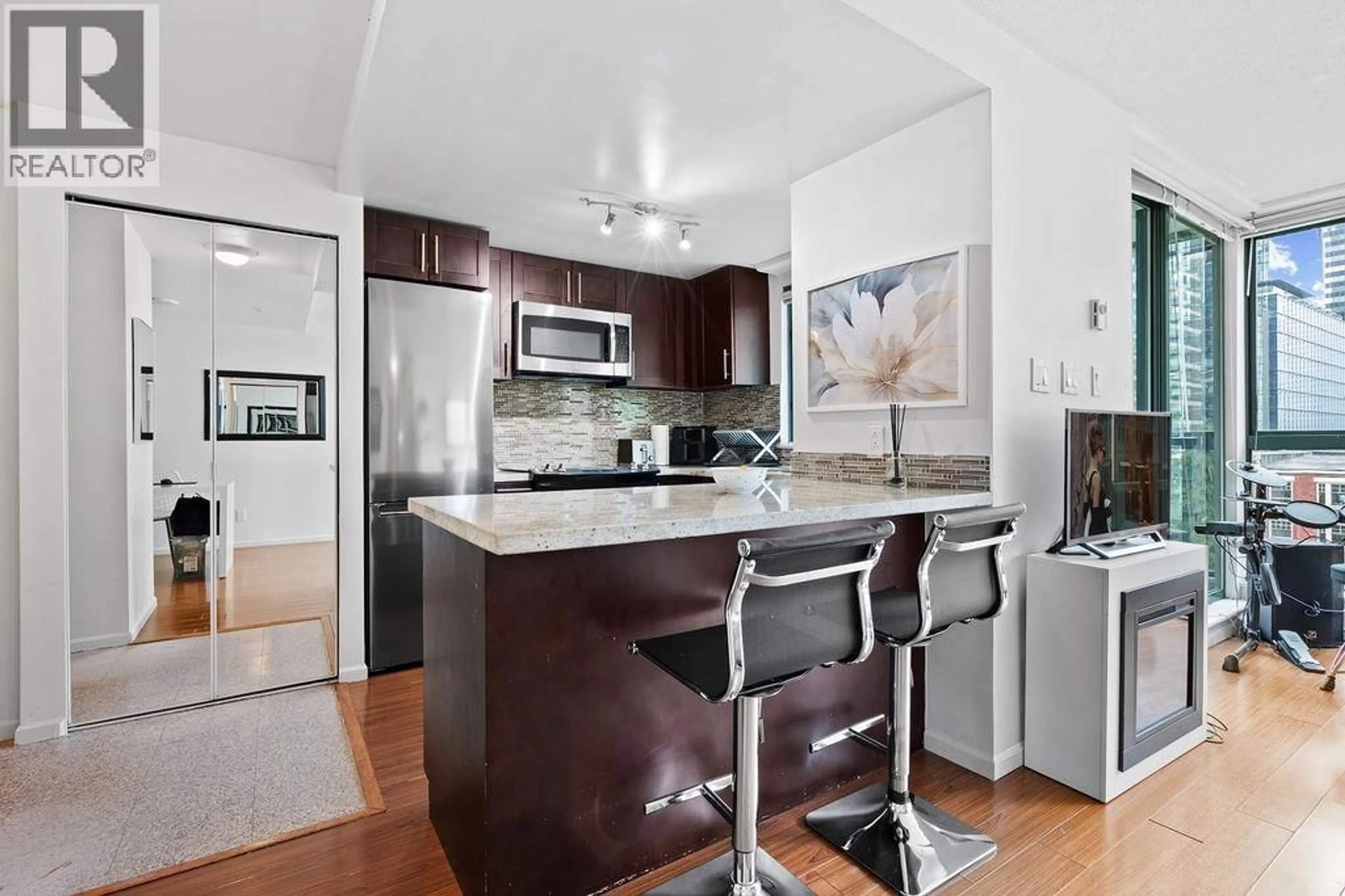 Unknown for 1005 - 1238 MELVILLE STREET, Vancouver British Columbia V6E4N2