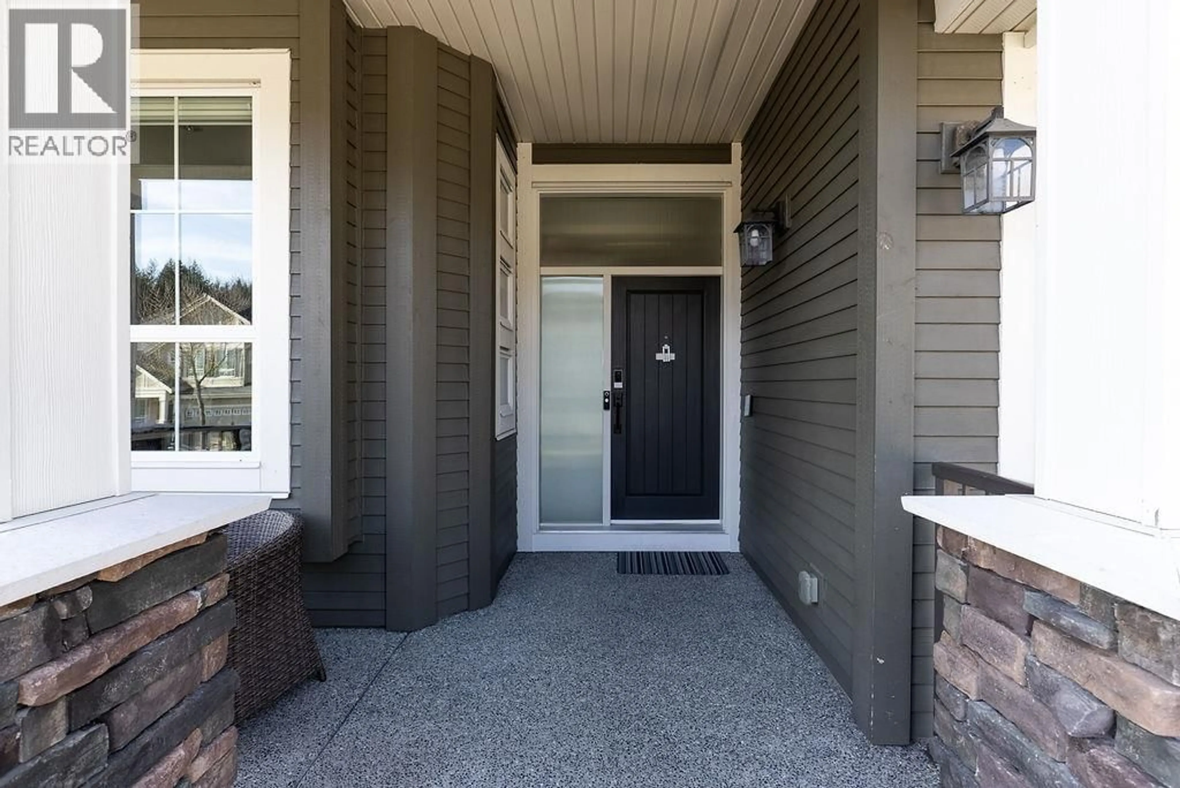 Indoor entryway for 1510 DAYTON STREET, Coquitlam British Columbia V3E0J6